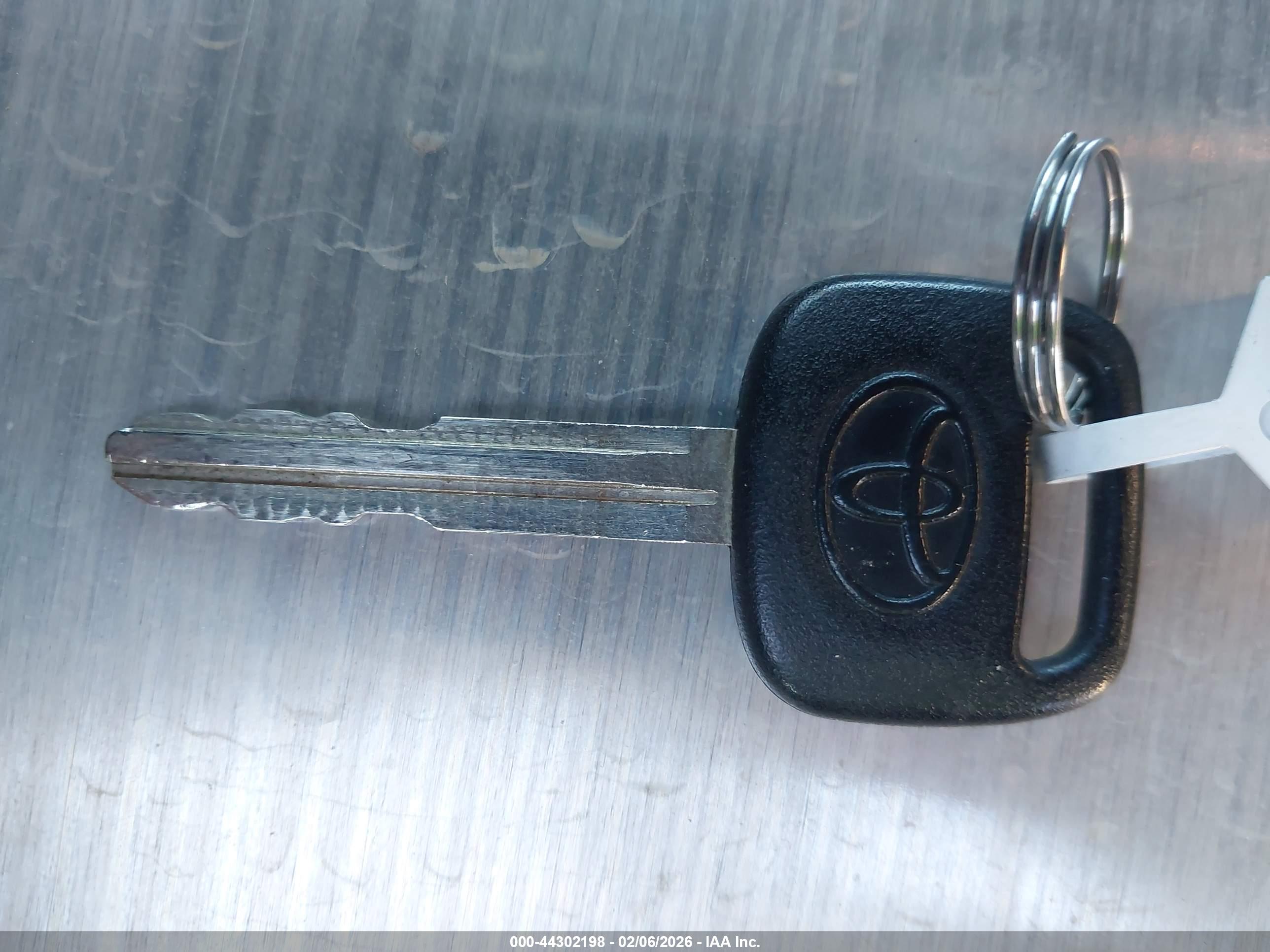 TOYOTA TUNDRA image 11
