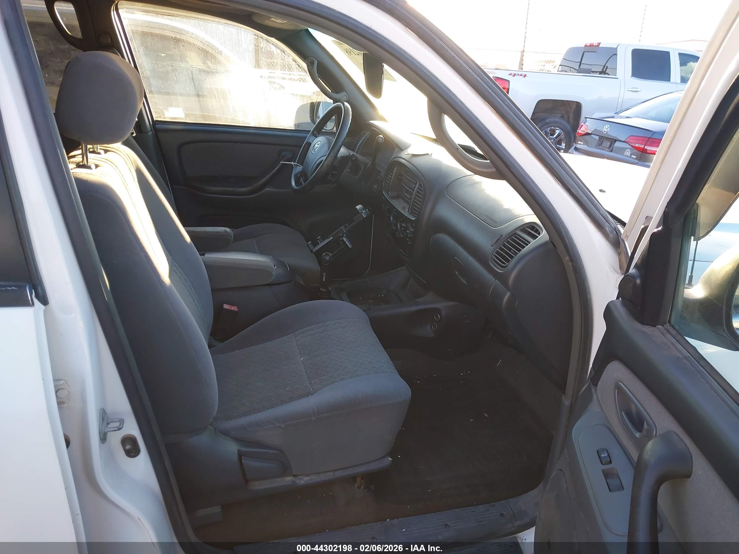 TOYOTA TUNDRA image 5