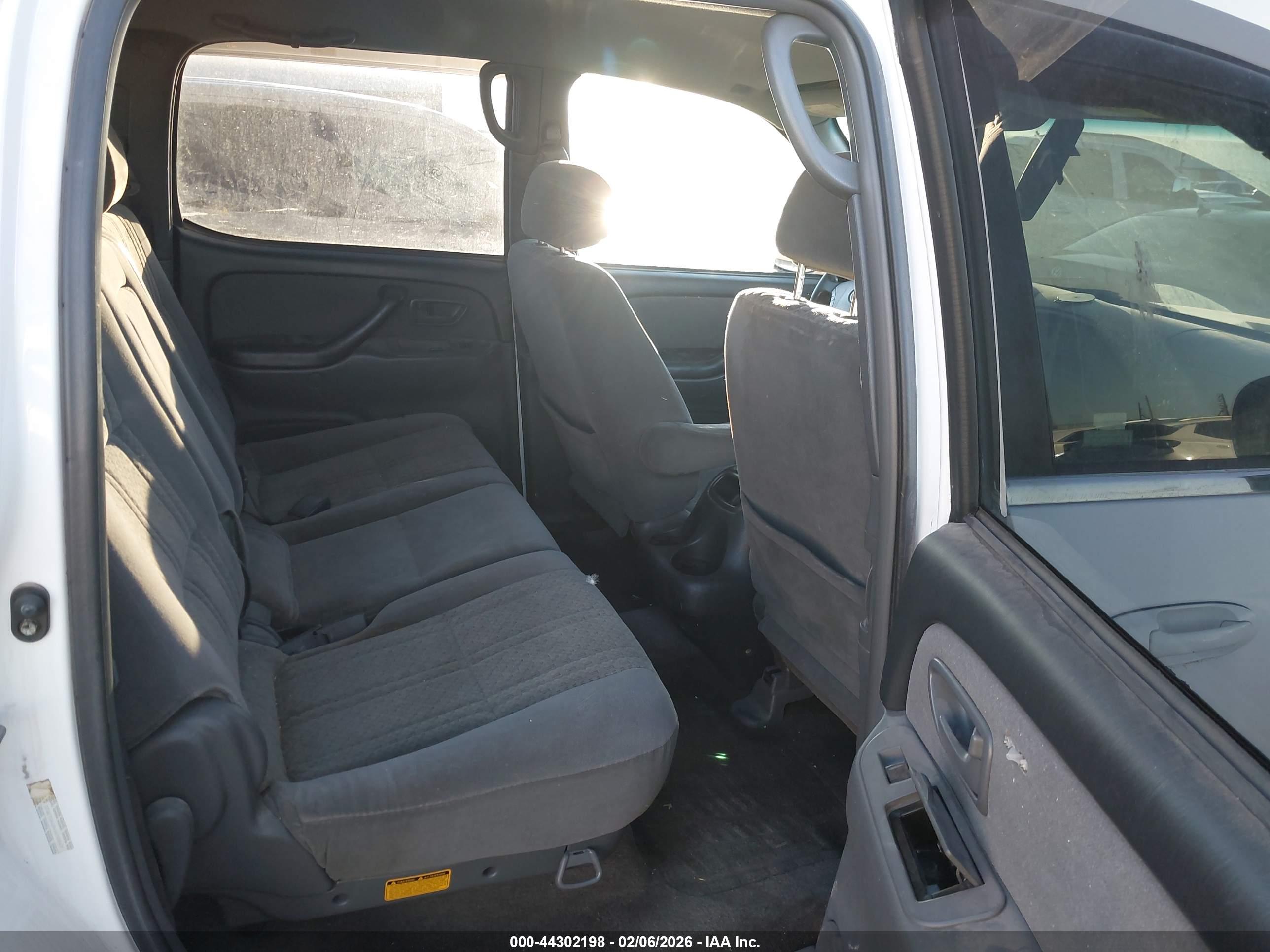 TOYOTA TUNDRA image 8