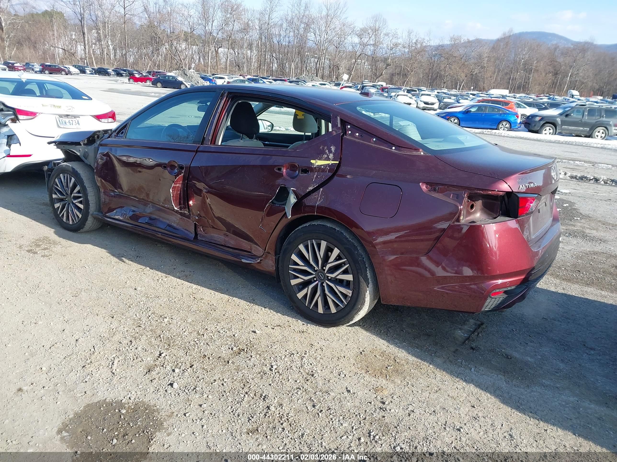 NISSAN ALTIMA image 3