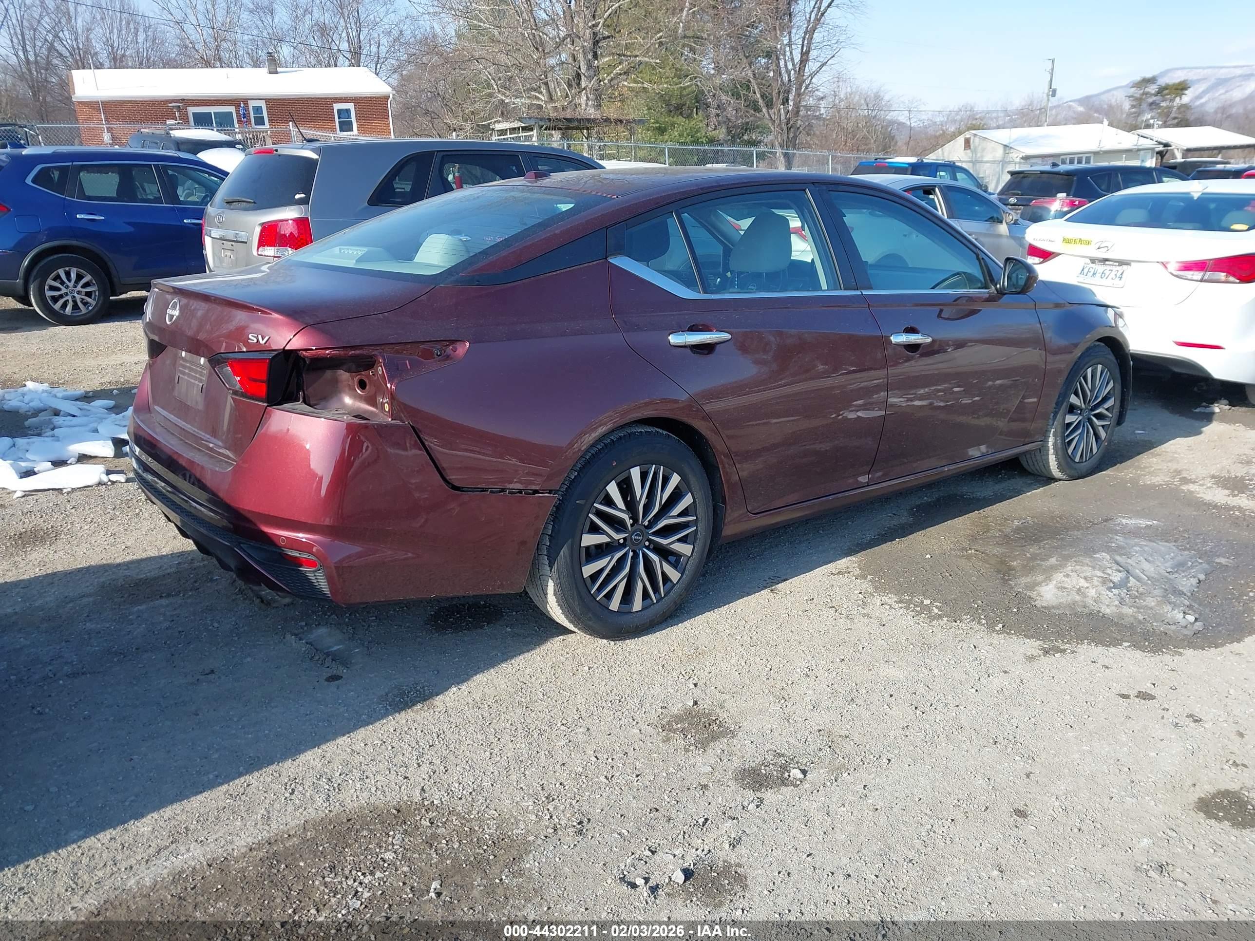 NISSAN ALTIMA image 4
