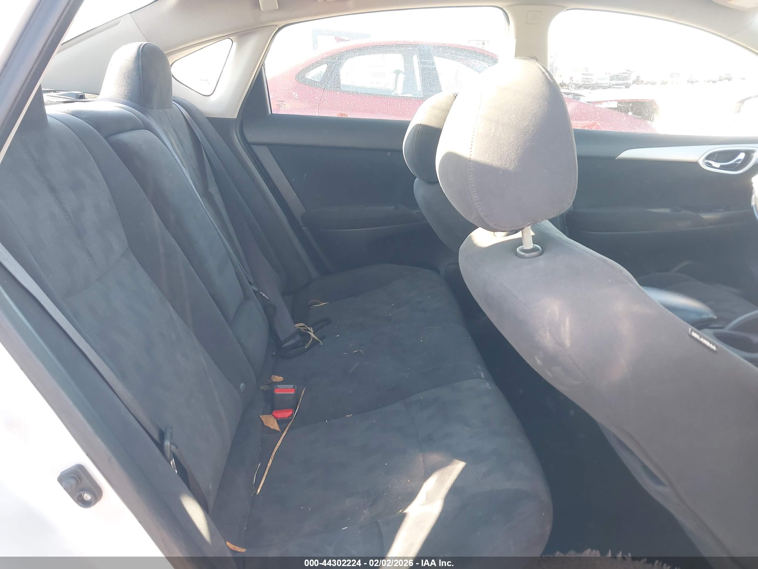 NISSAN SENTRA image 8