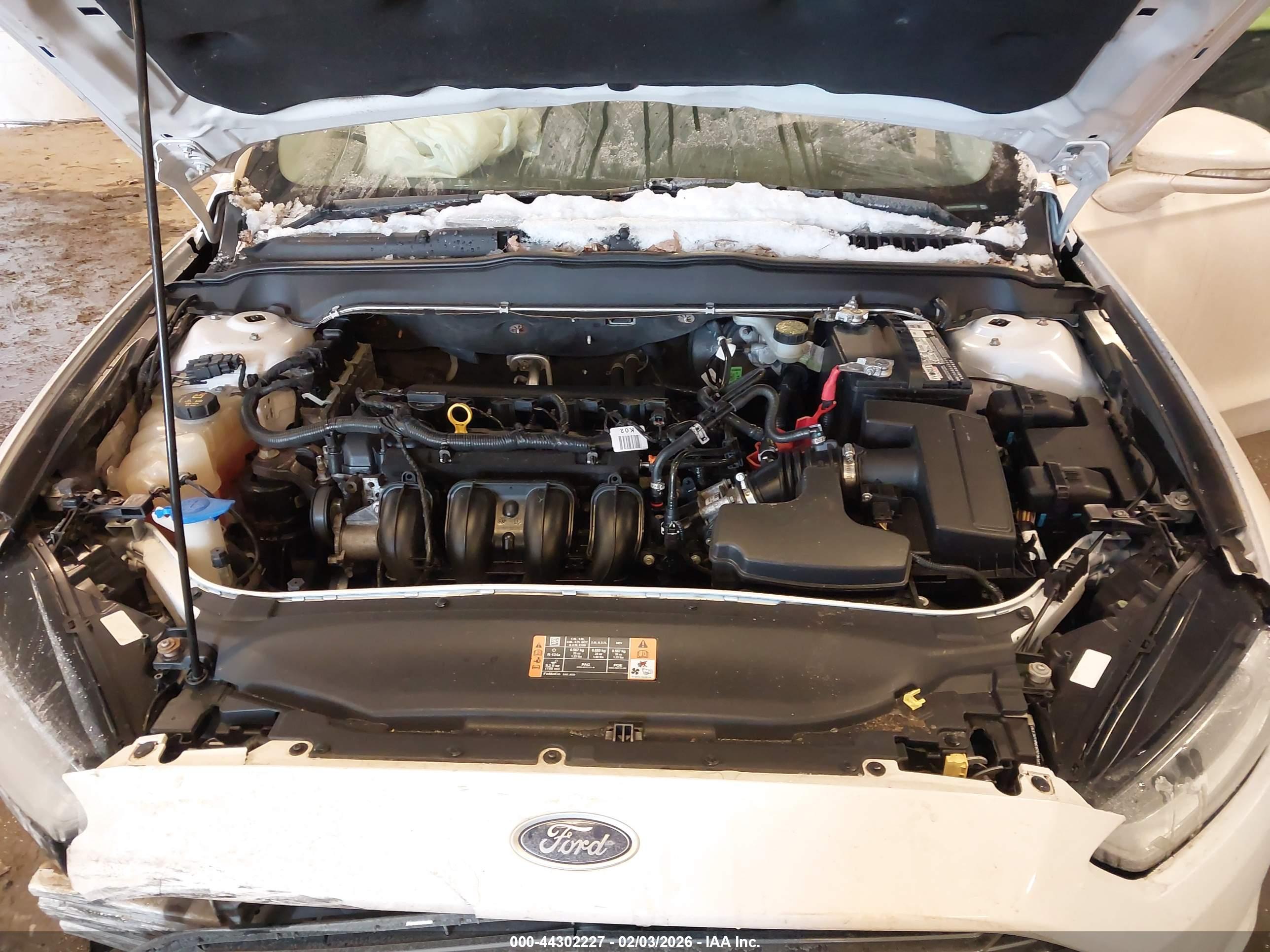 FORD FUSION image 10