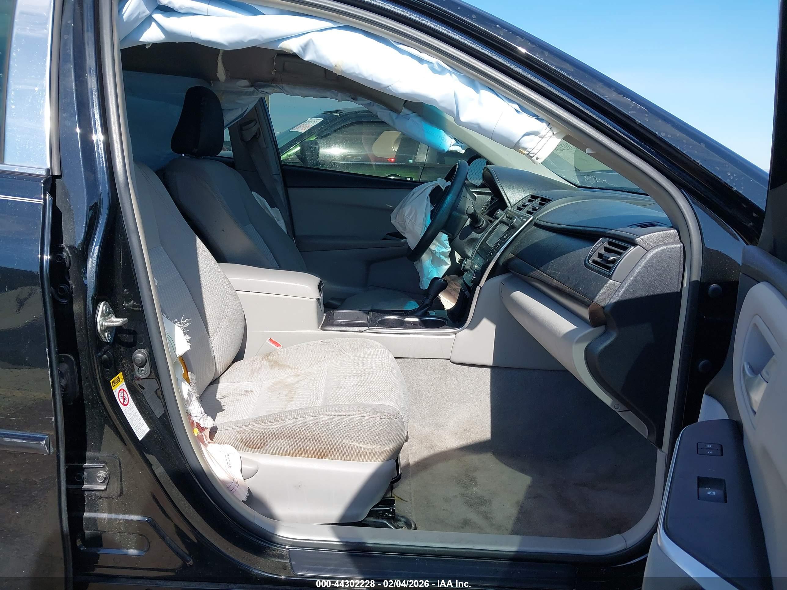TOYOTA CAMRY image 5