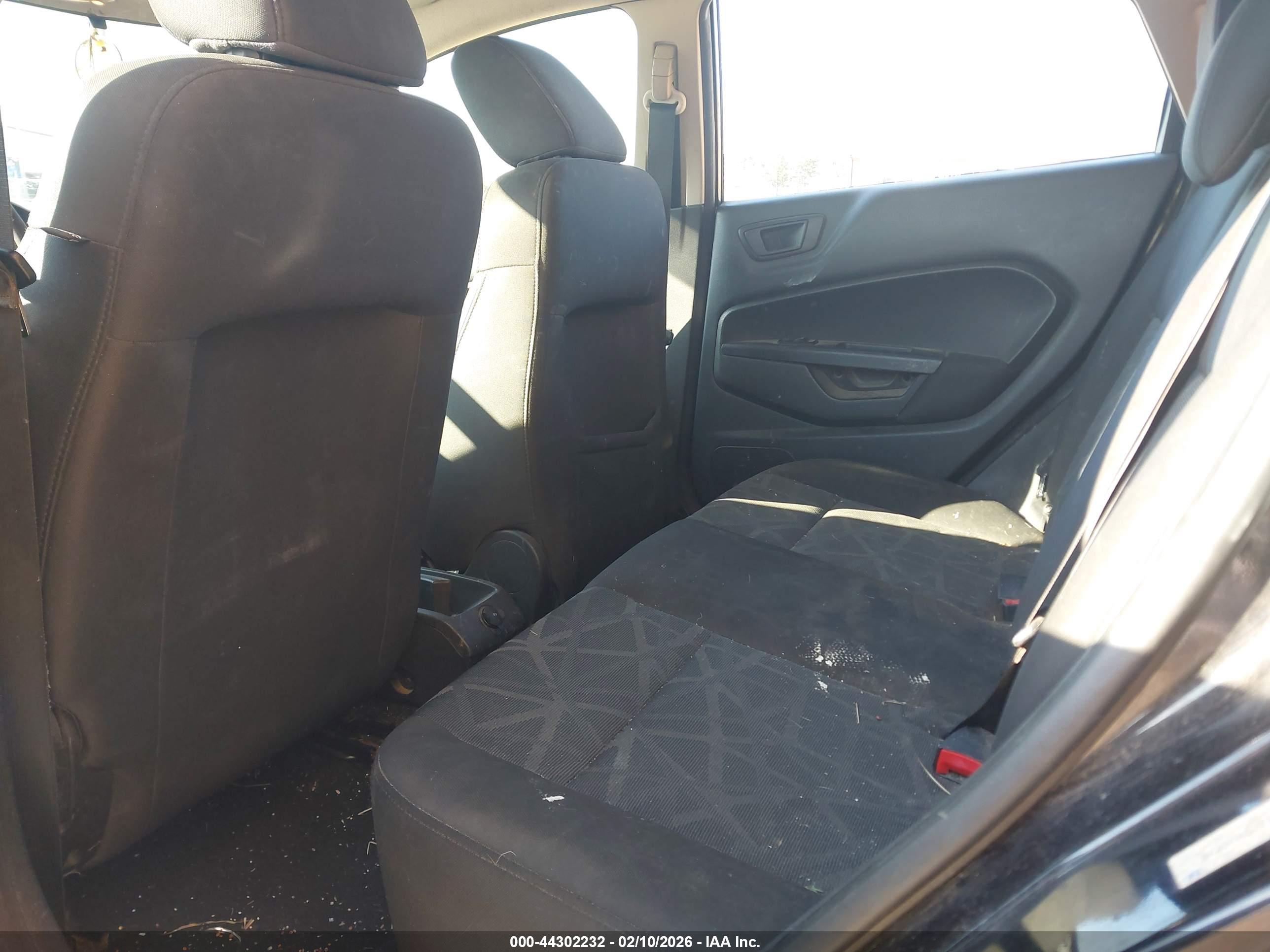FORD FIESTA image 8