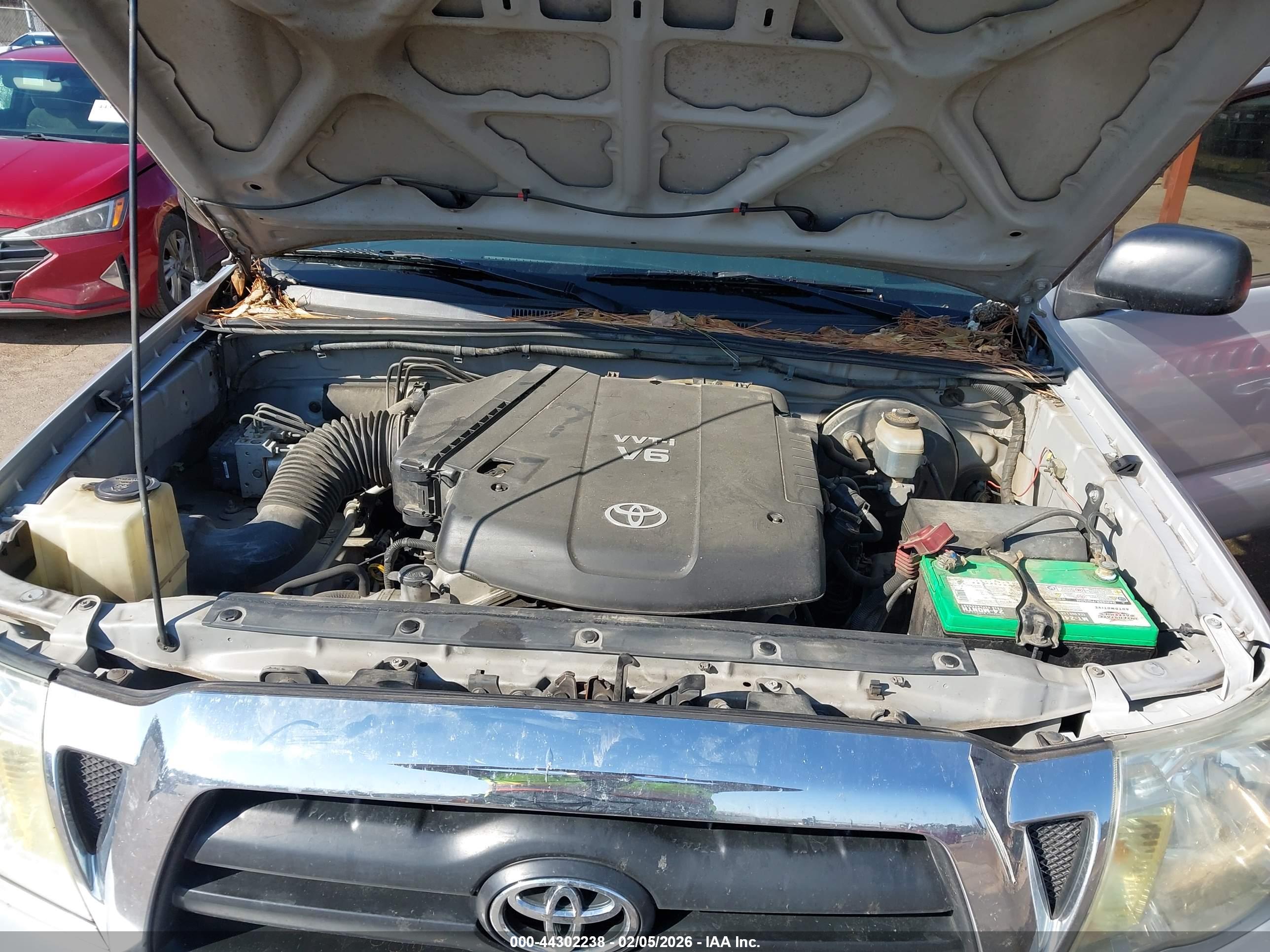 TOYOTA TACOMA image 10