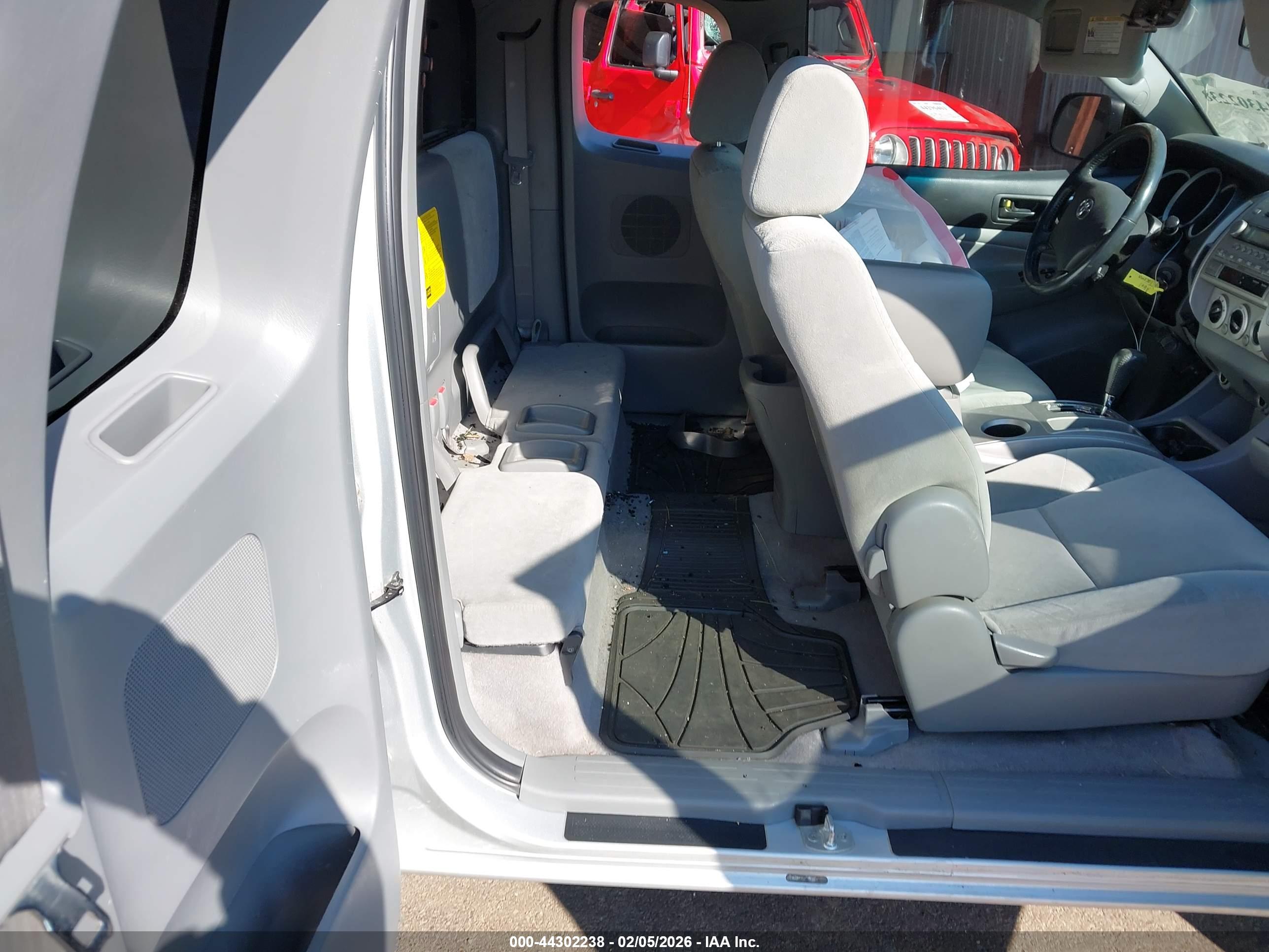 TOYOTA TACOMA image 8