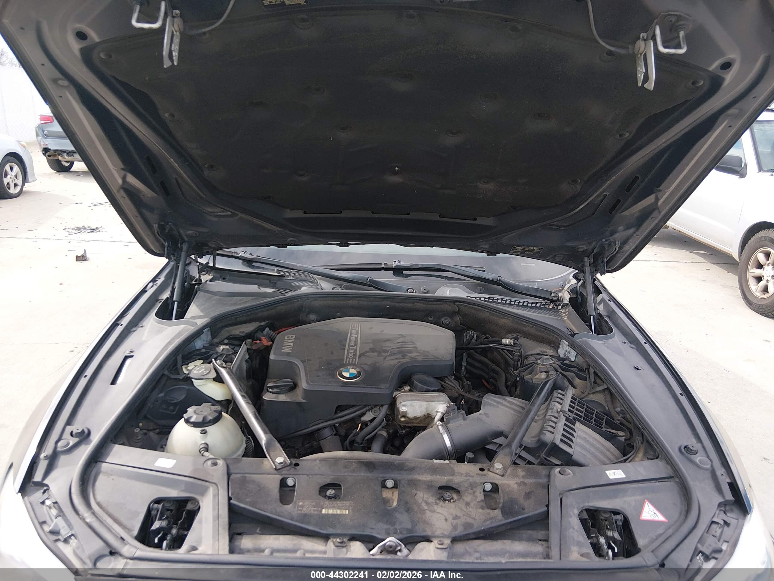 BMW 528I image 10