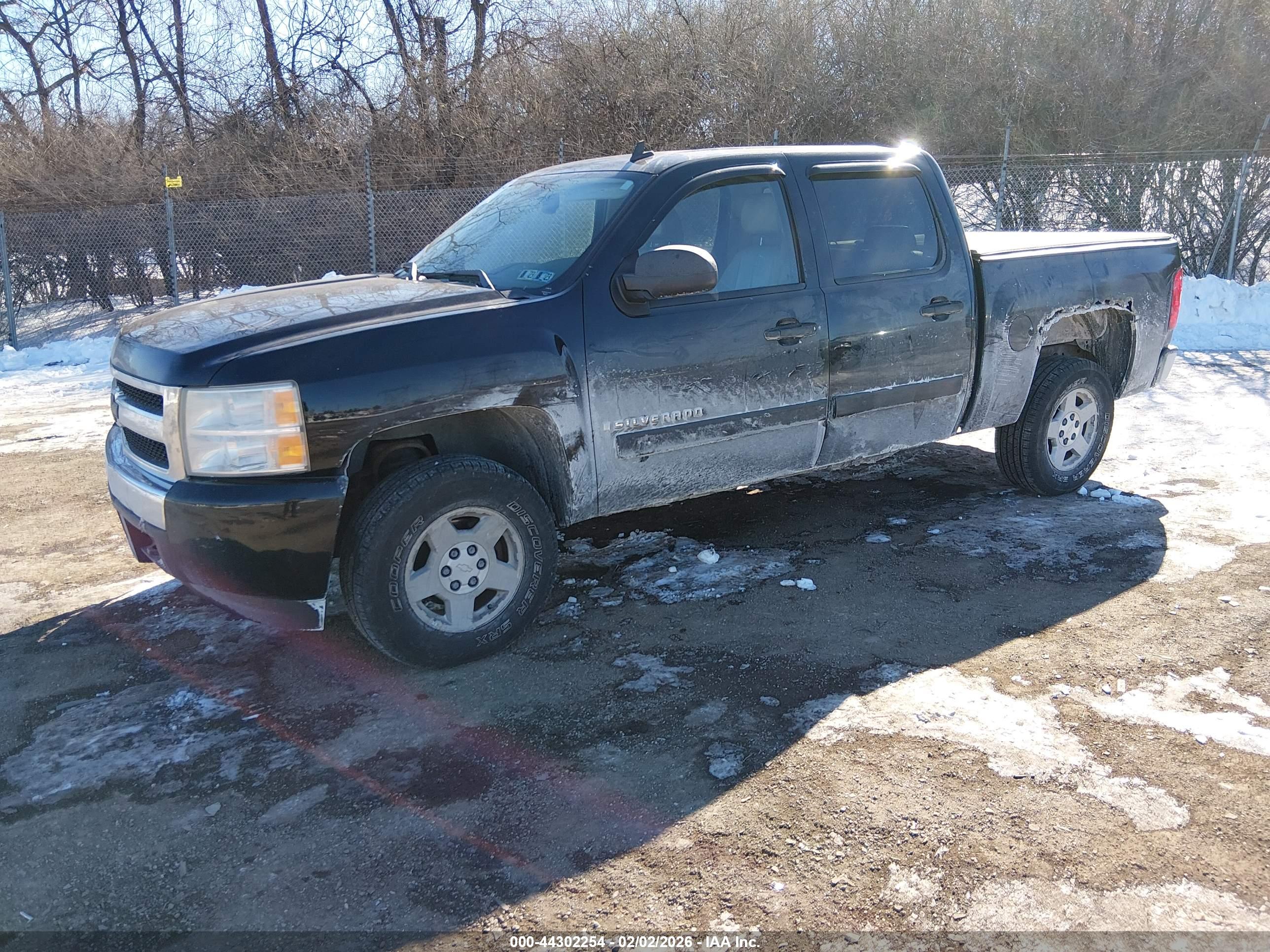 CHEVROLET SILVERADO image 2