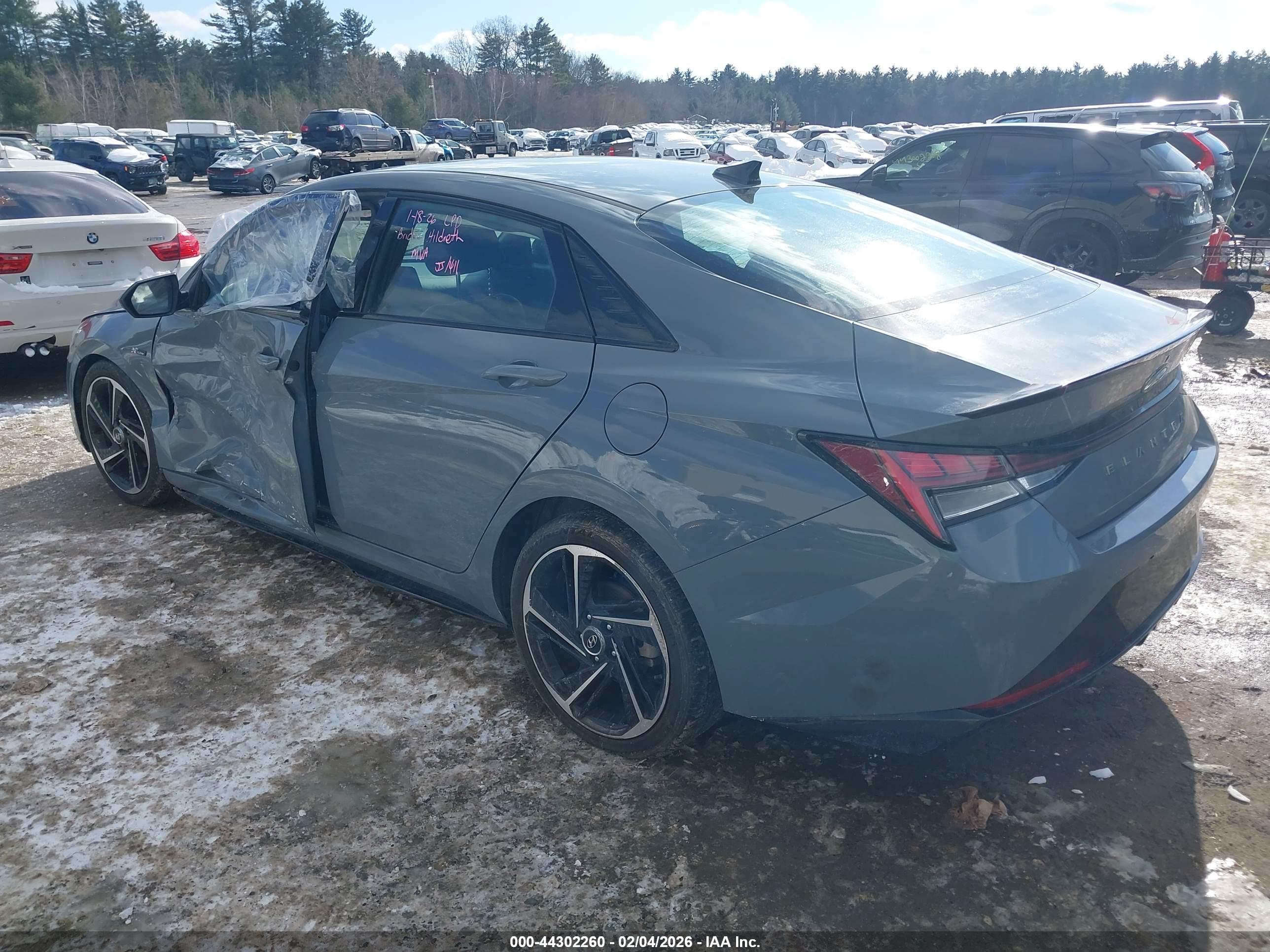 HYUNDAI ELANTRA image 3