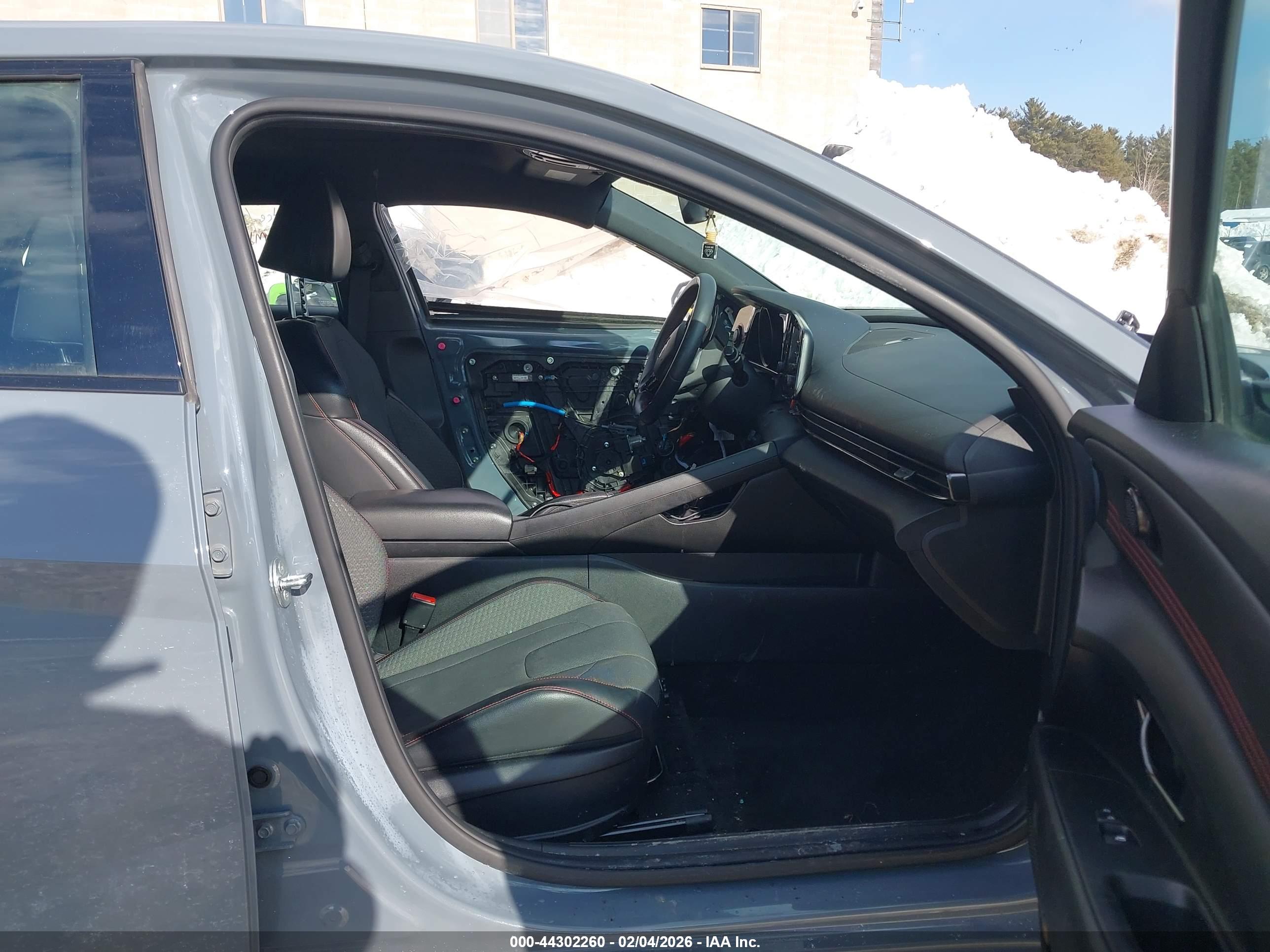 HYUNDAI ELANTRA image 5