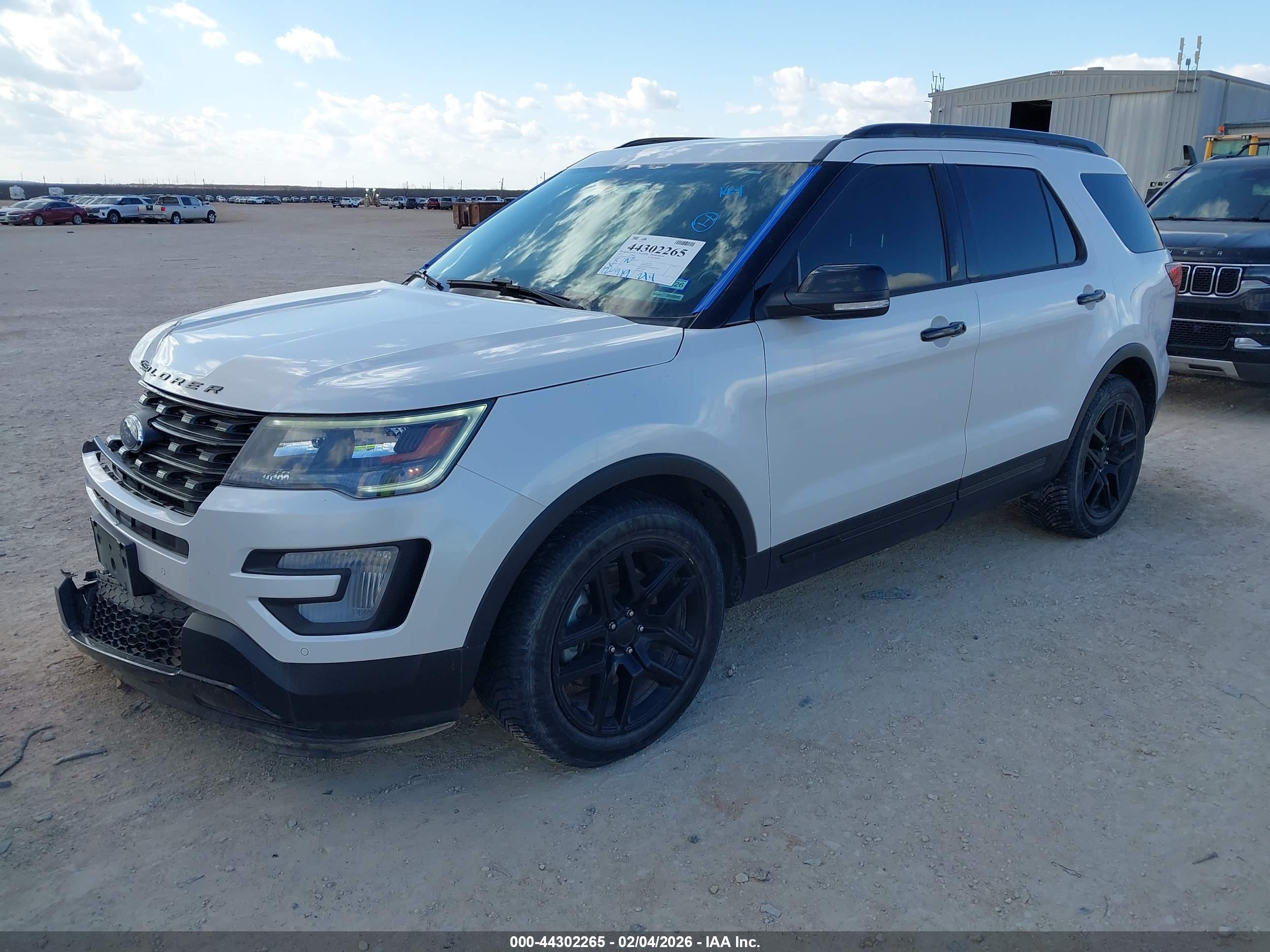 FORD EXPLORER image 2