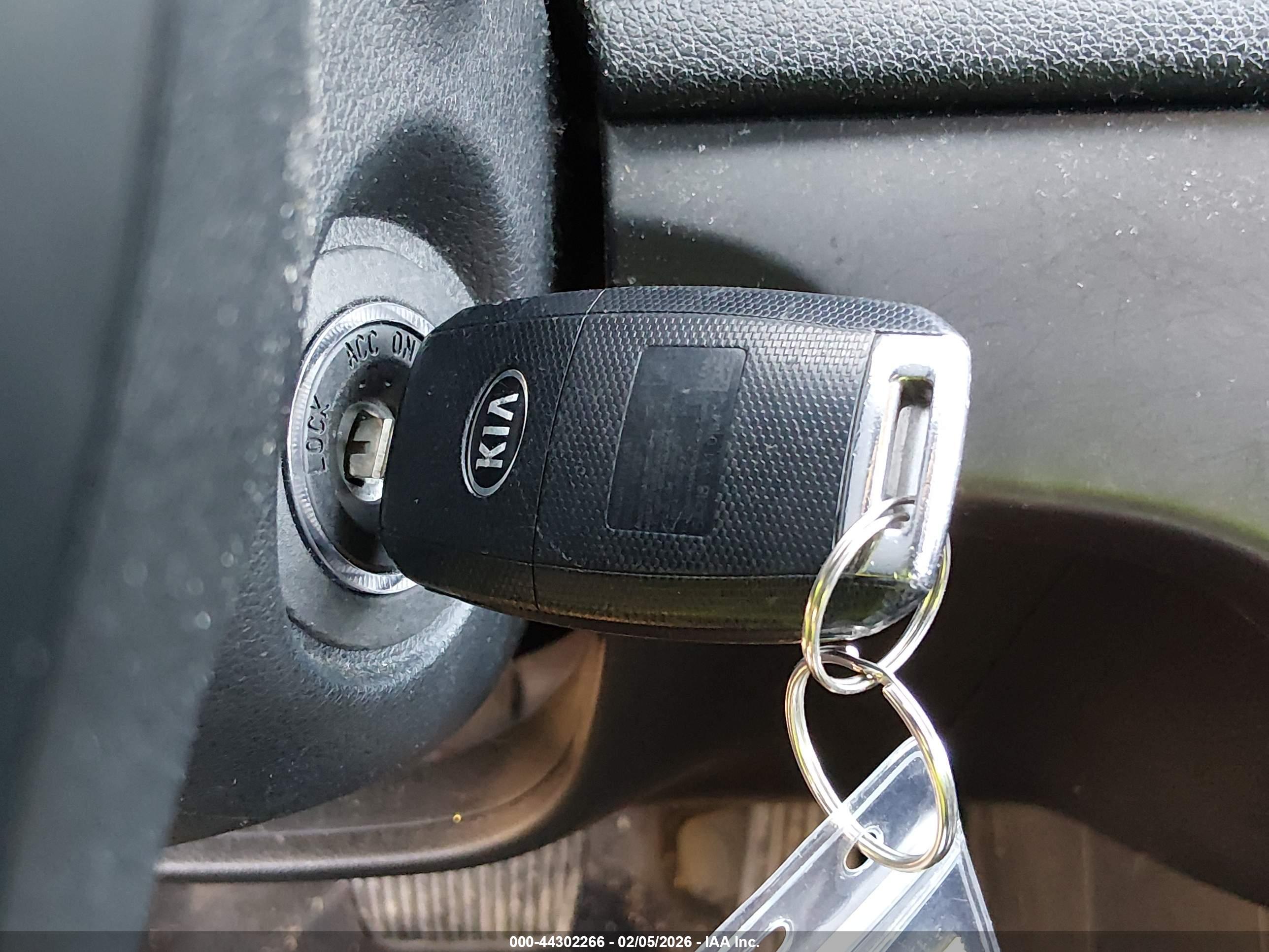 KIA SPORTAGE image 11