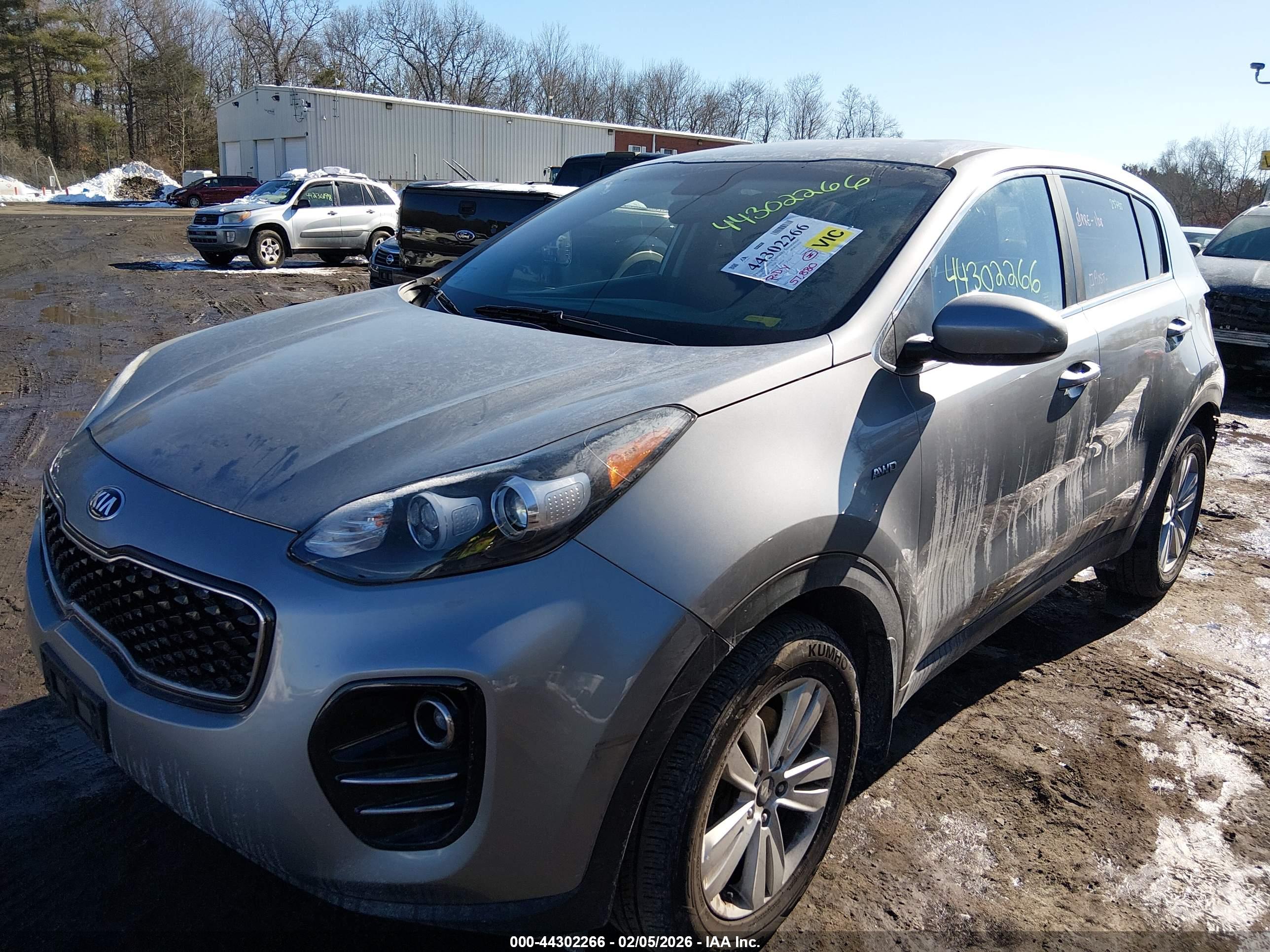 KIA SPORTAGE image 2