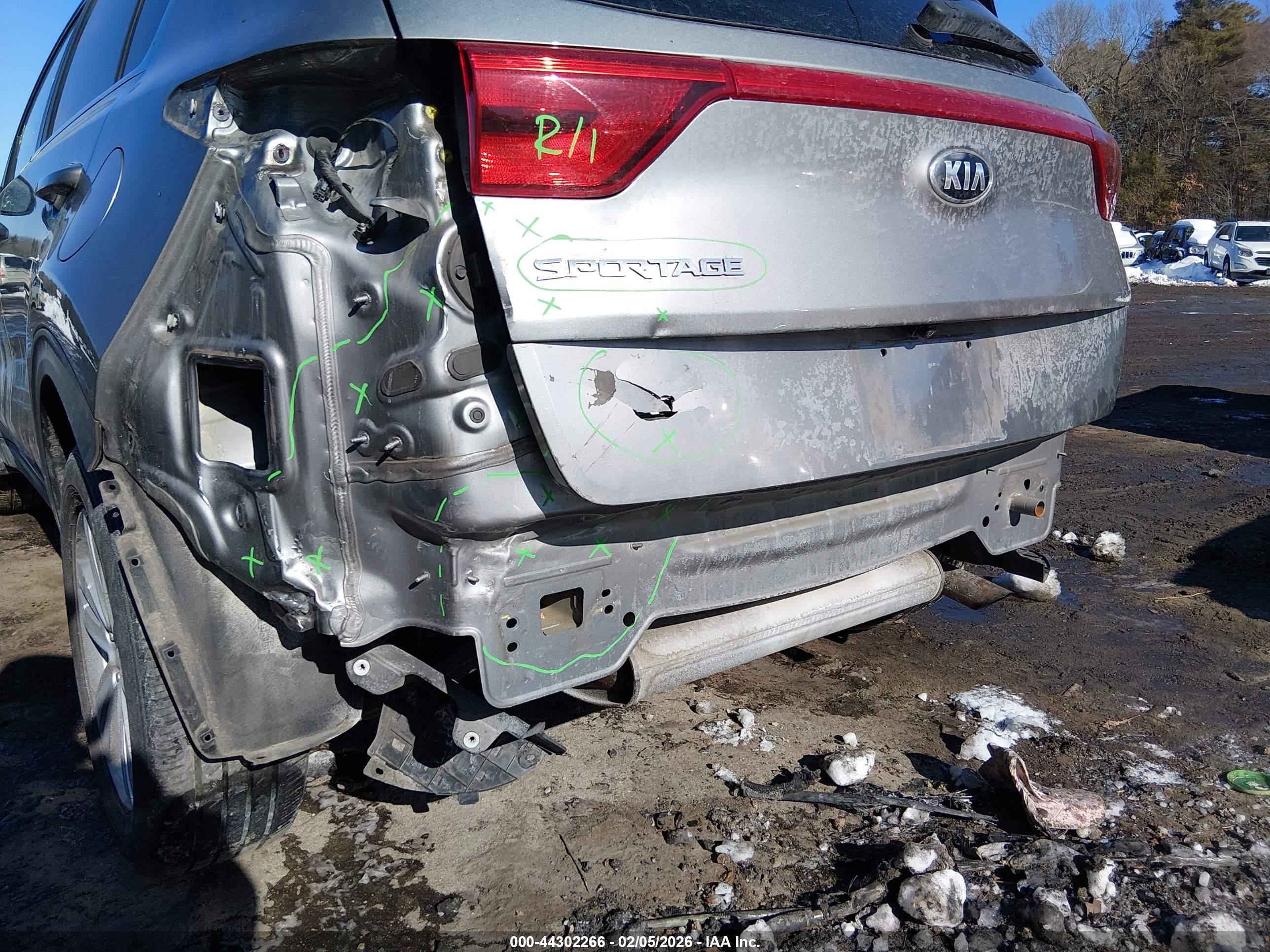 KIA SPORTAGE image 6