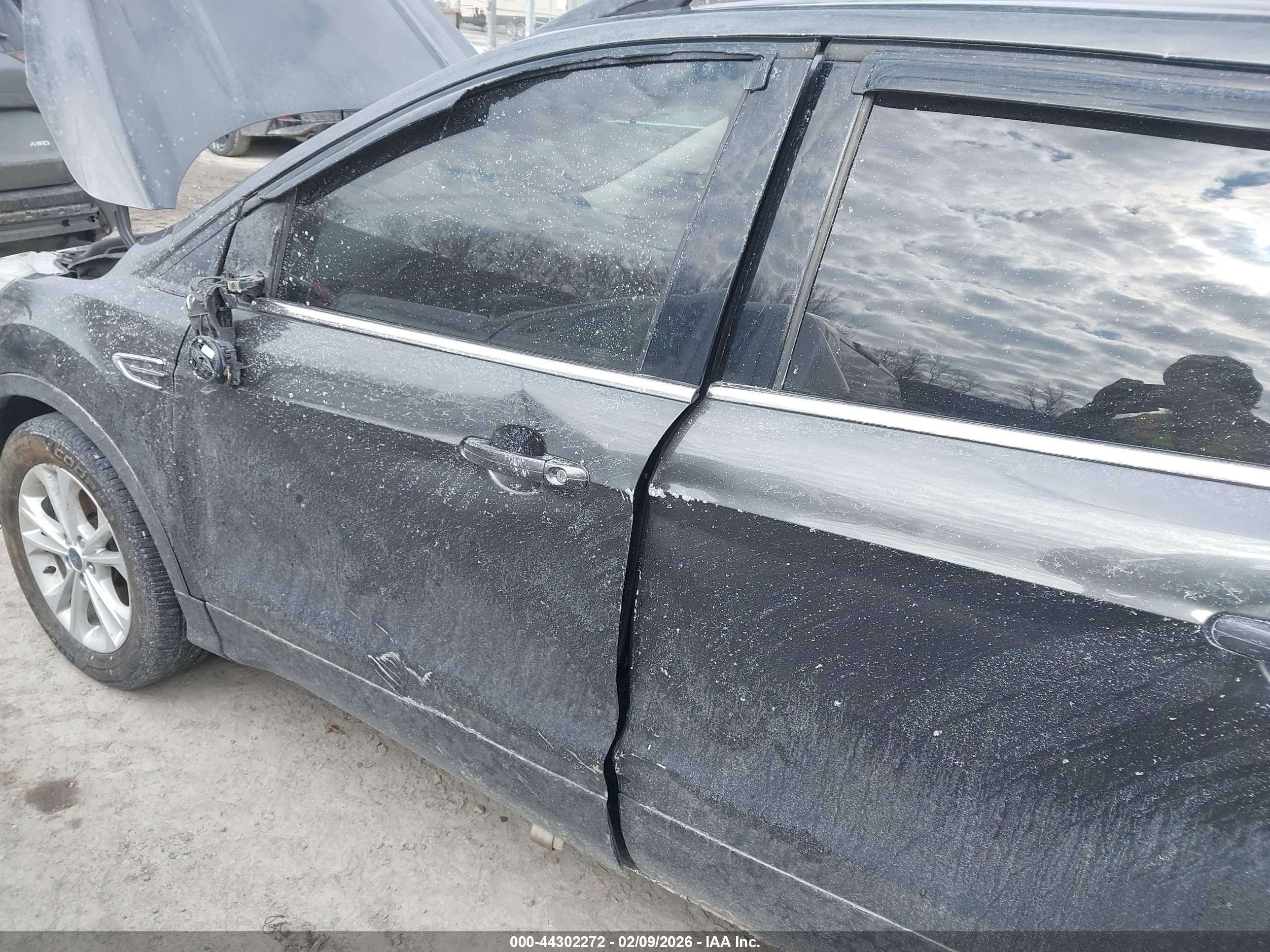 FORD ESCAPE image 6