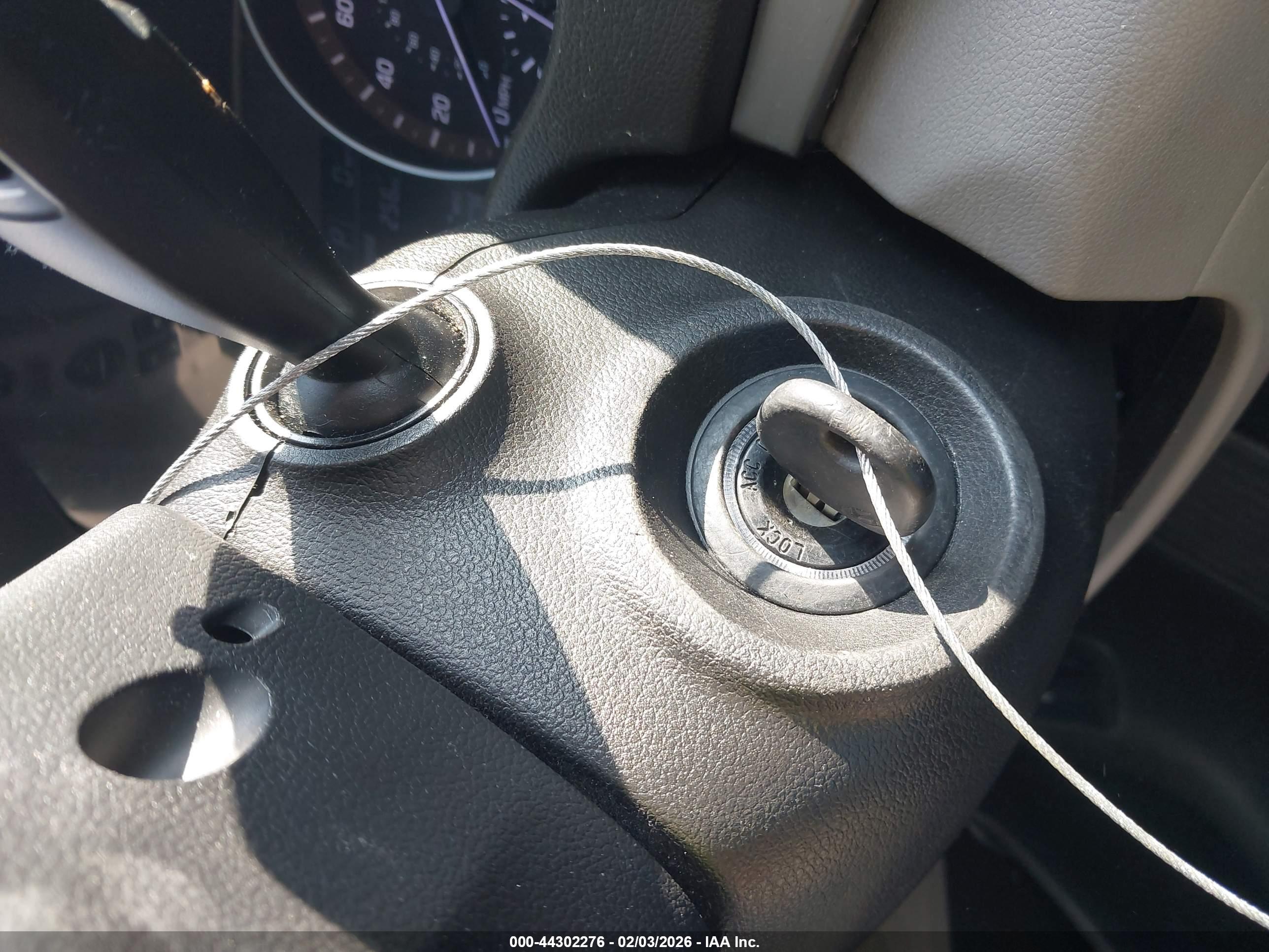 HYUNDAI ELANTRA image 11