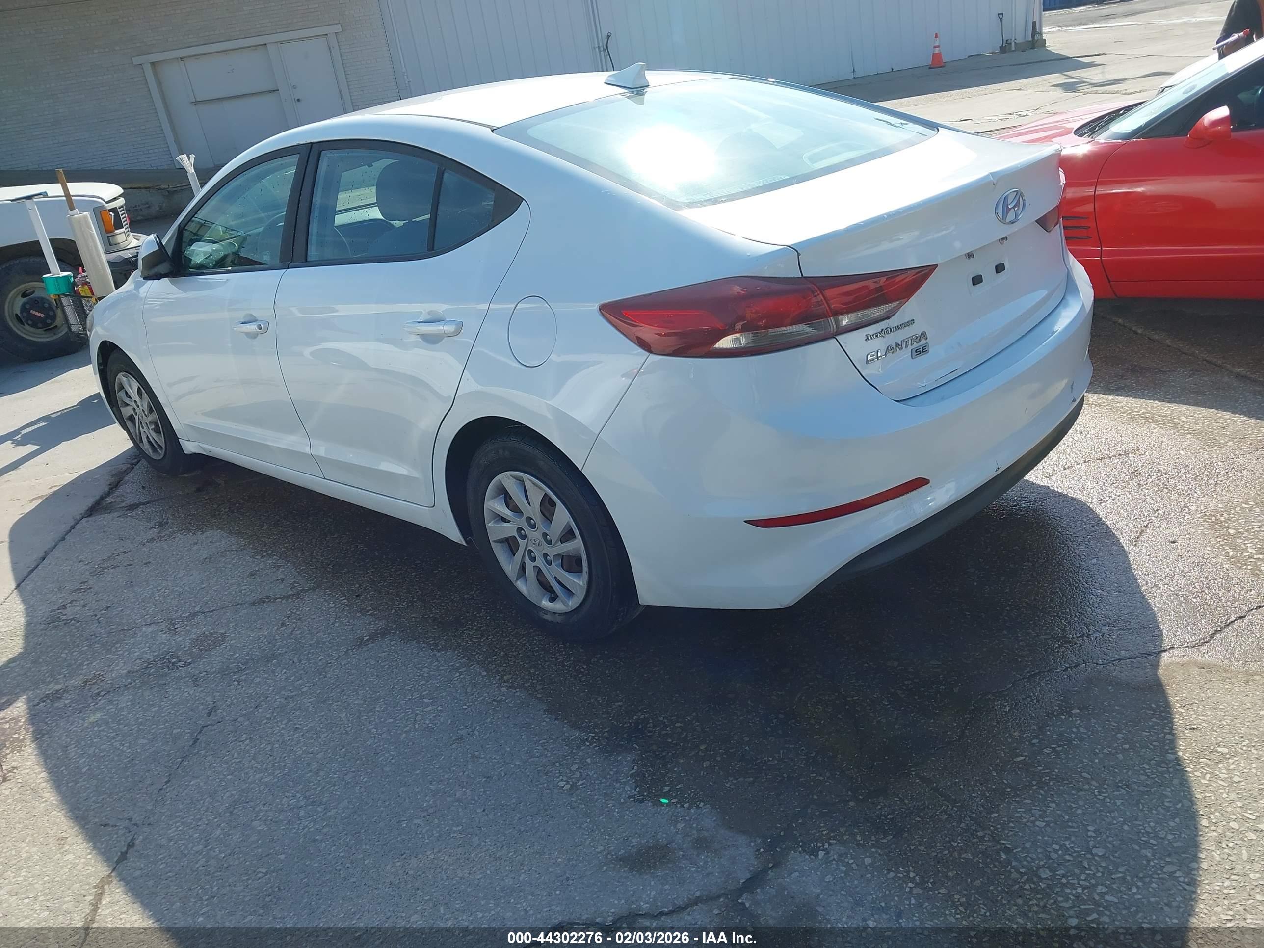 HYUNDAI ELANTRA image 3