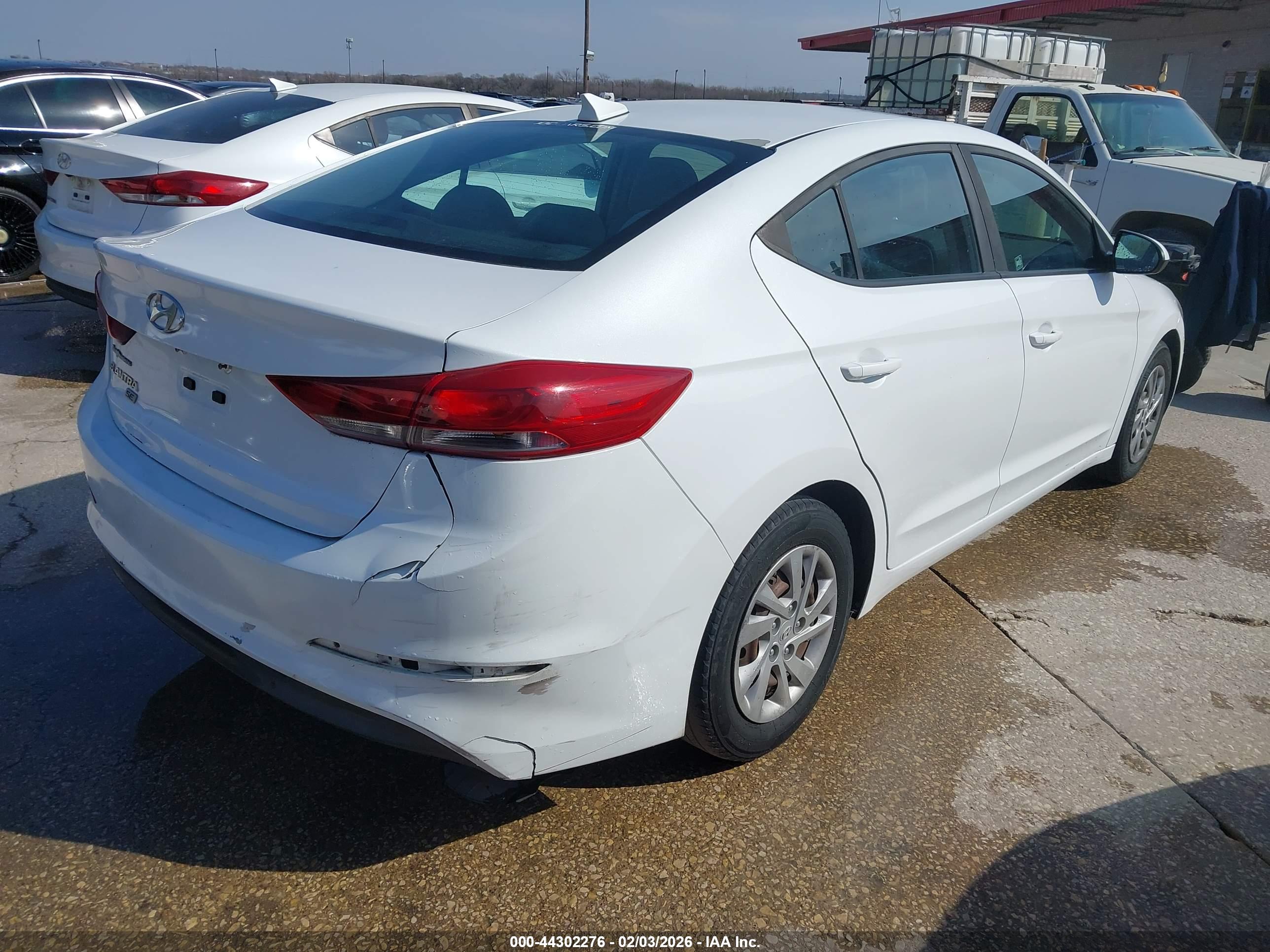 HYUNDAI ELANTRA image 4