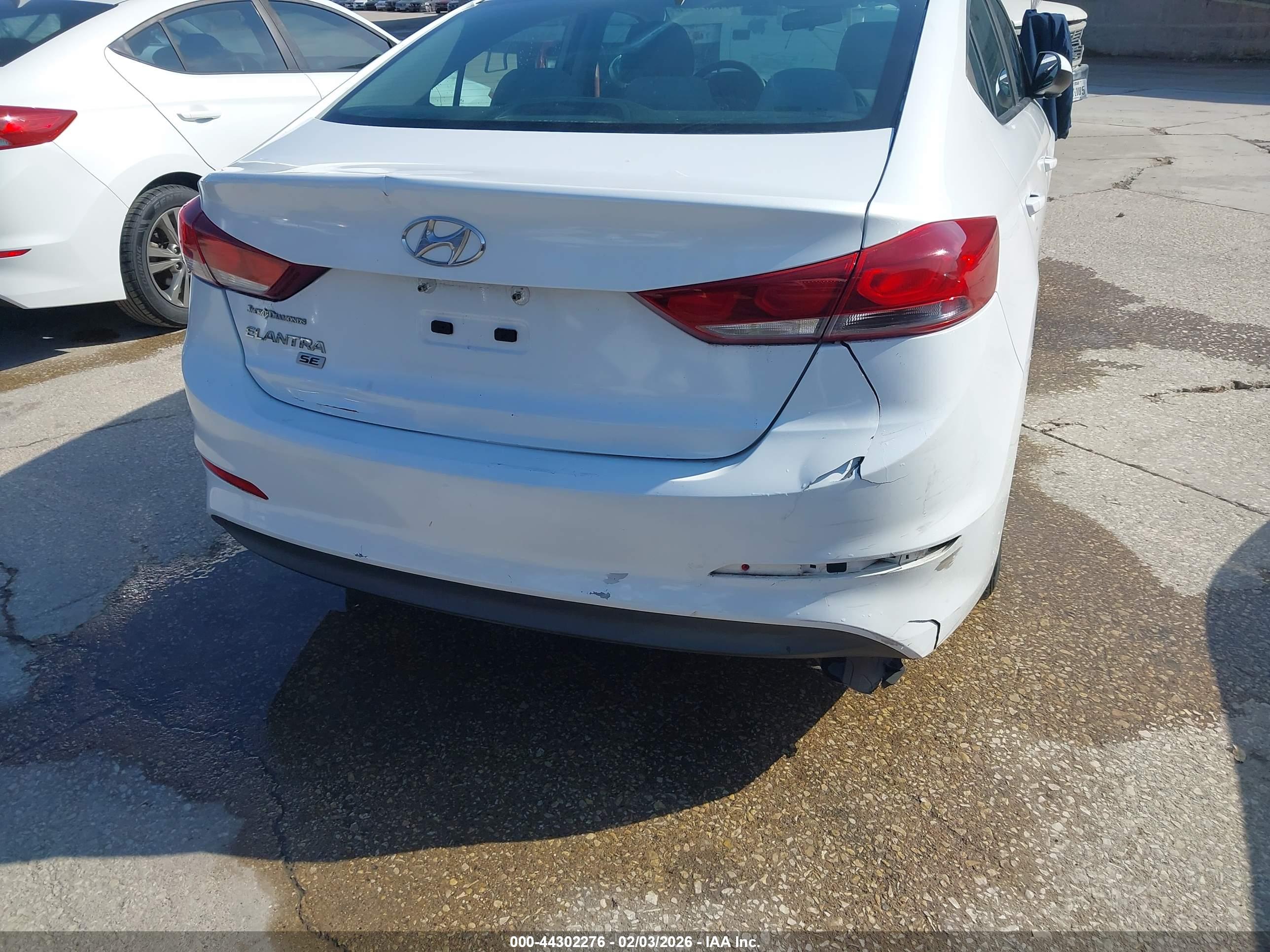 HYUNDAI ELANTRA image 6