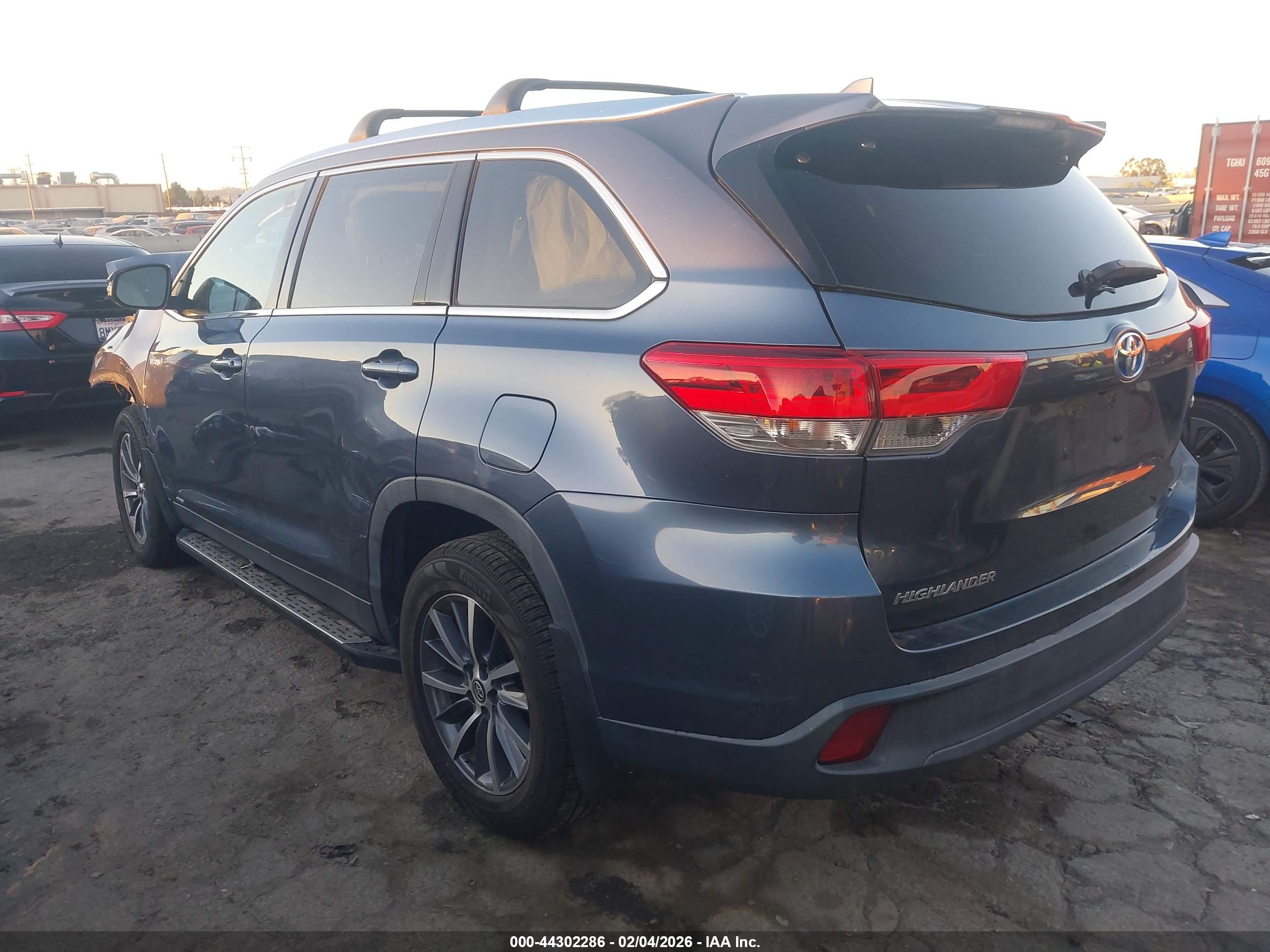 TOYOTA HIGHLANDER image 3