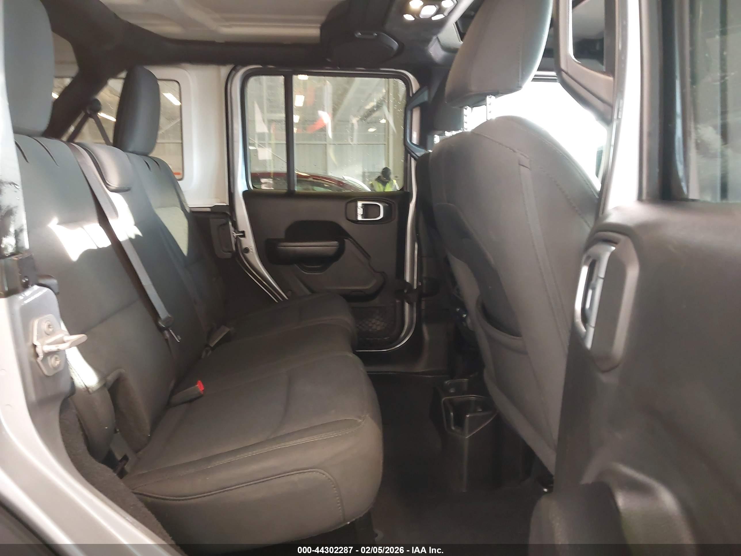 JEEP WRANGLER image 8
