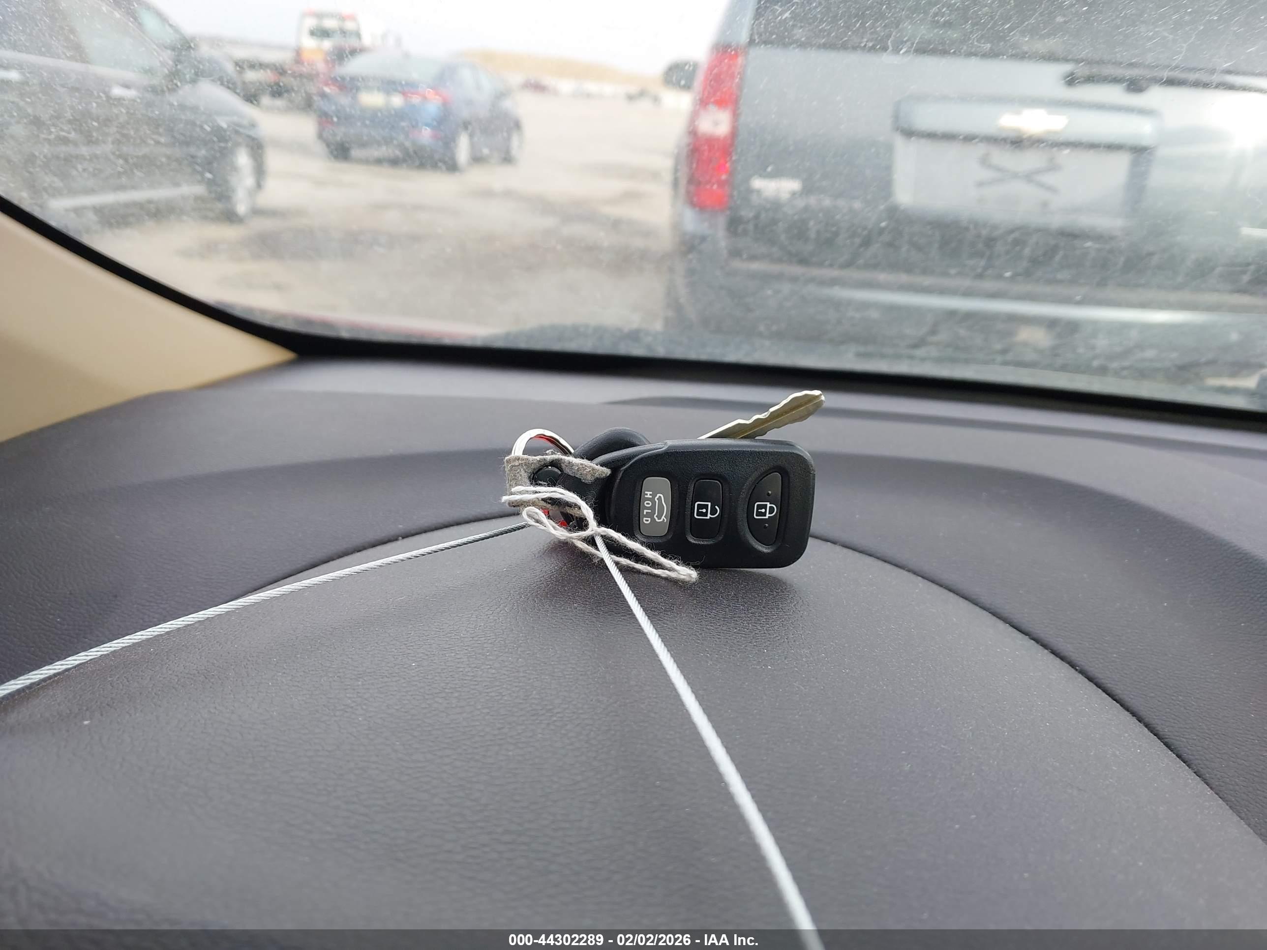 HYUNDAI ELANTRA image 11