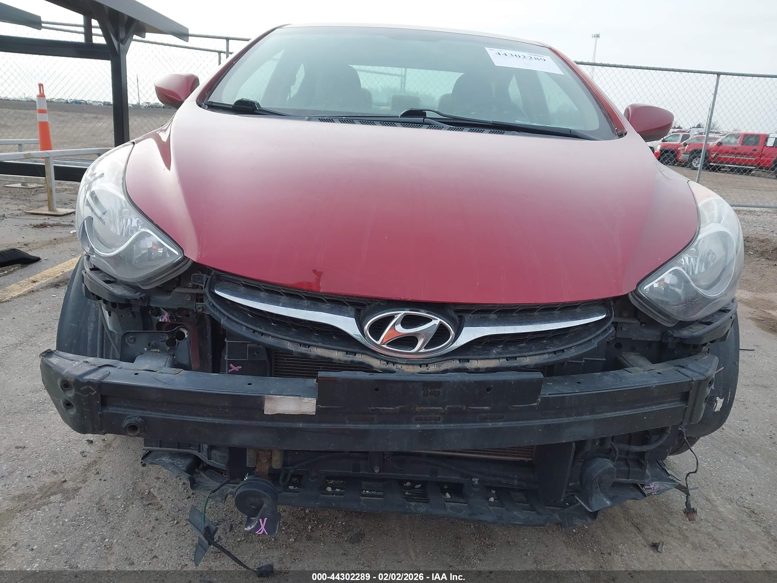 HYUNDAI ELANTRA image 6