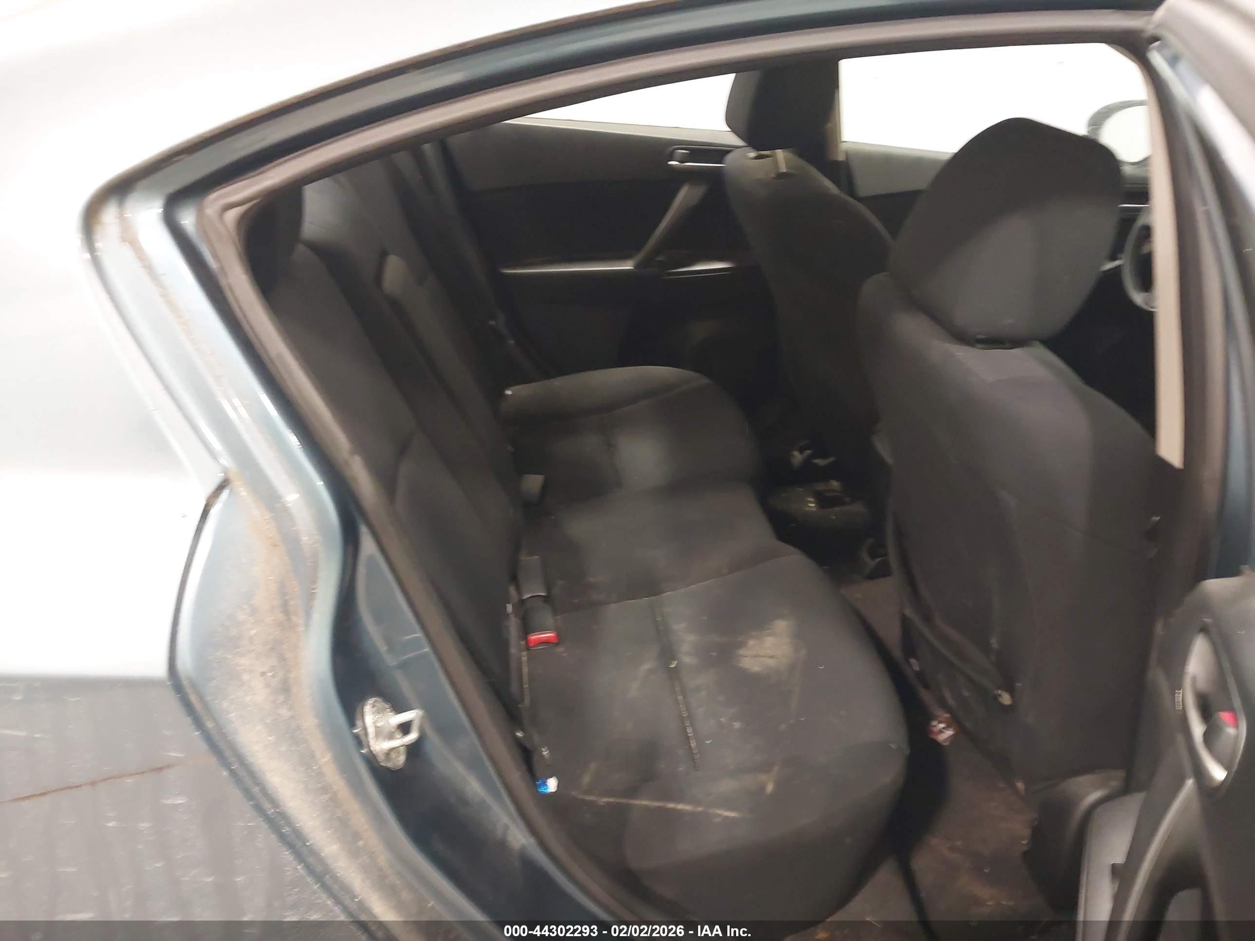 MAZDA MAZDA3 image 8