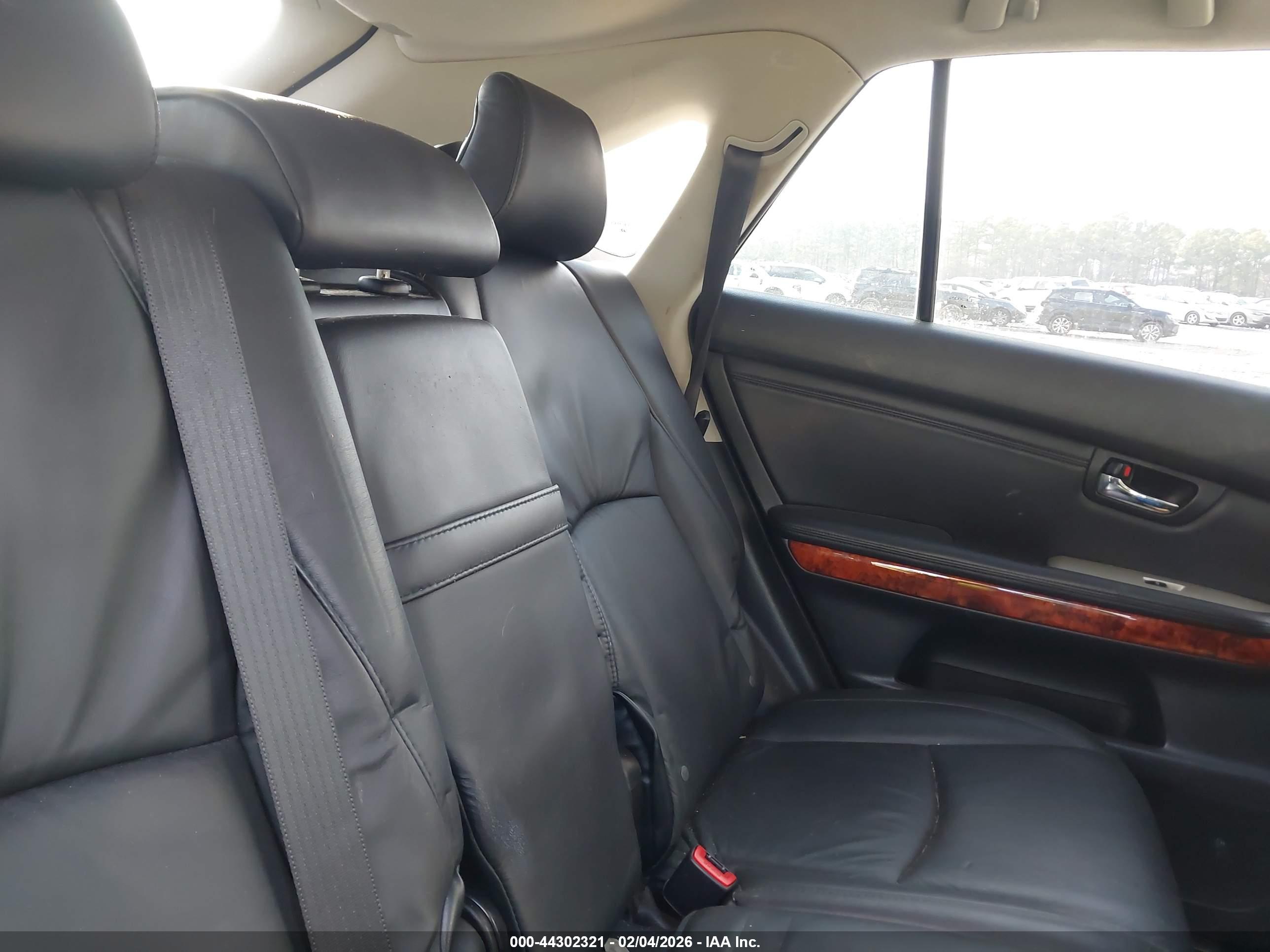 LEXUS RX image 8