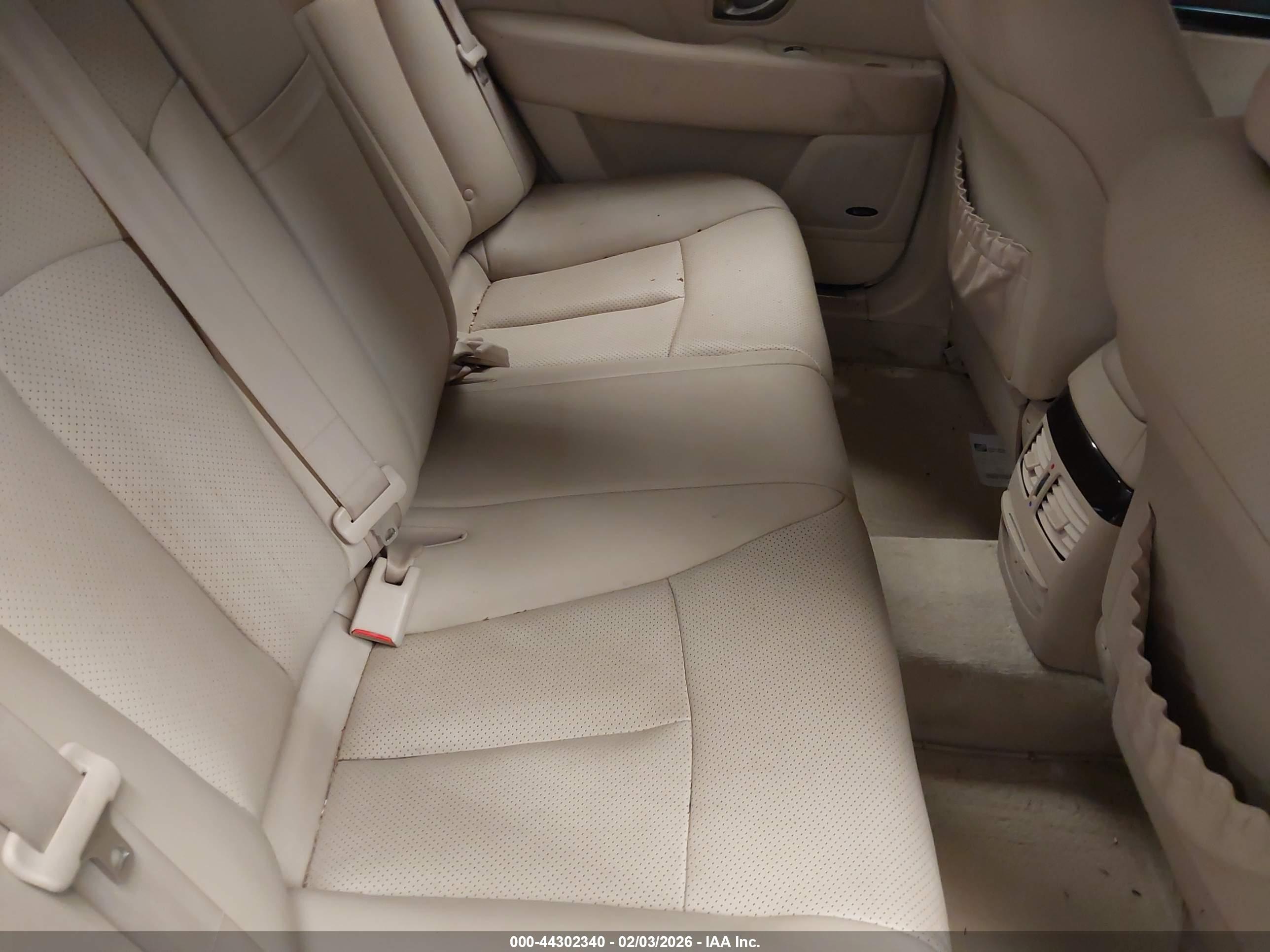 KIA AMANTI image 8