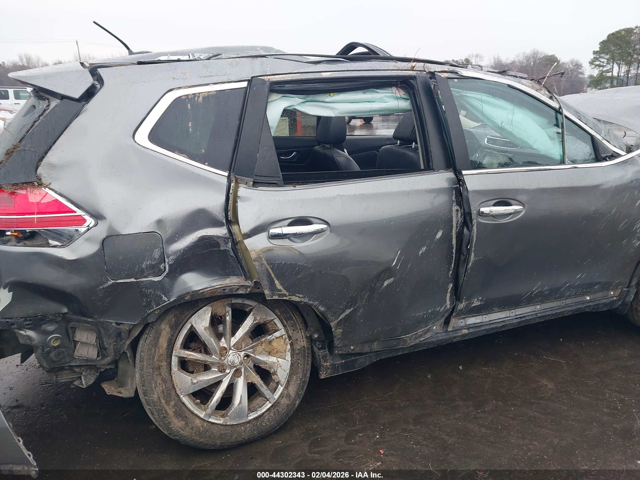 NISSAN ROGUE image 6