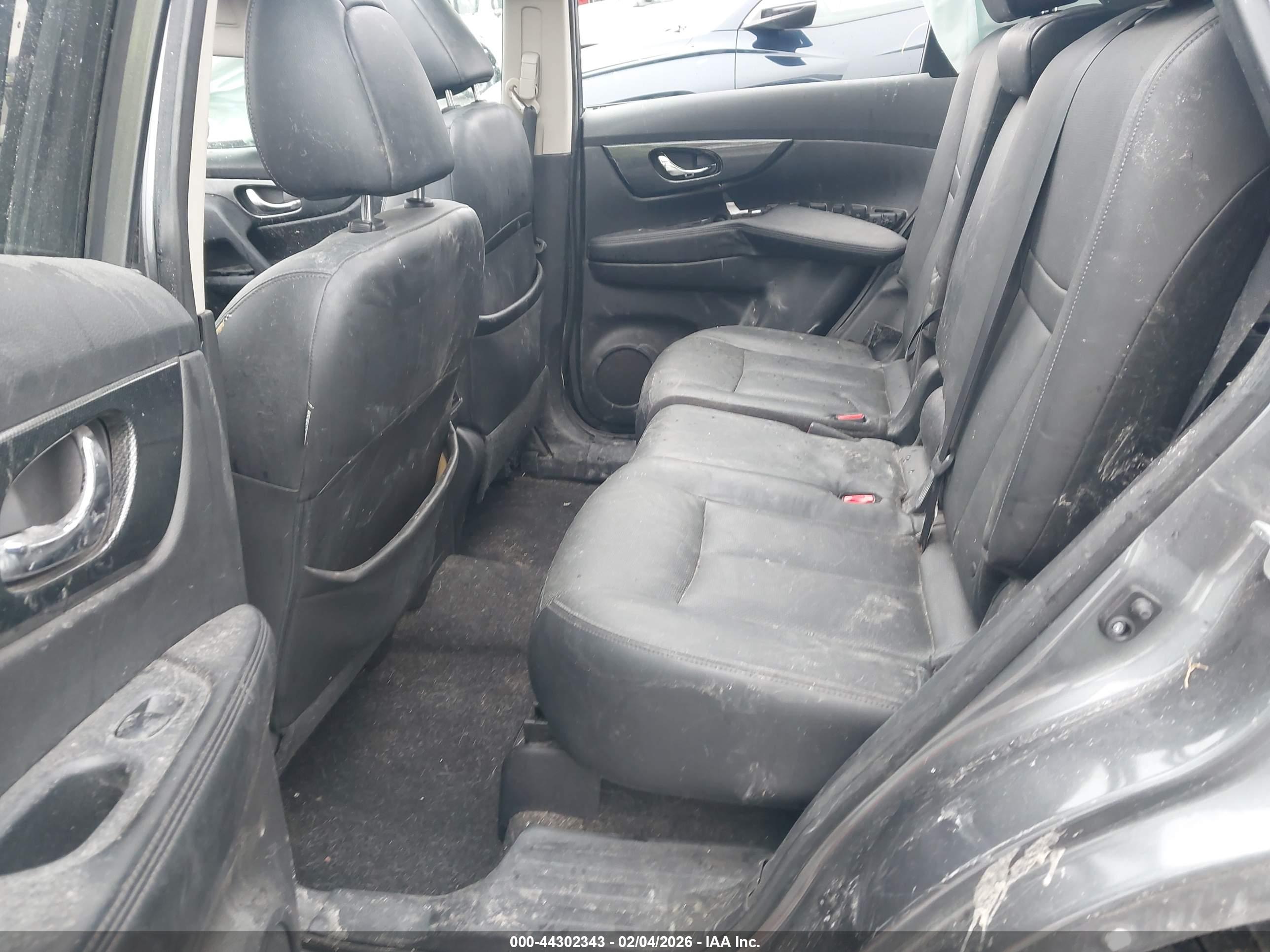 NISSAN ROGUE image 8