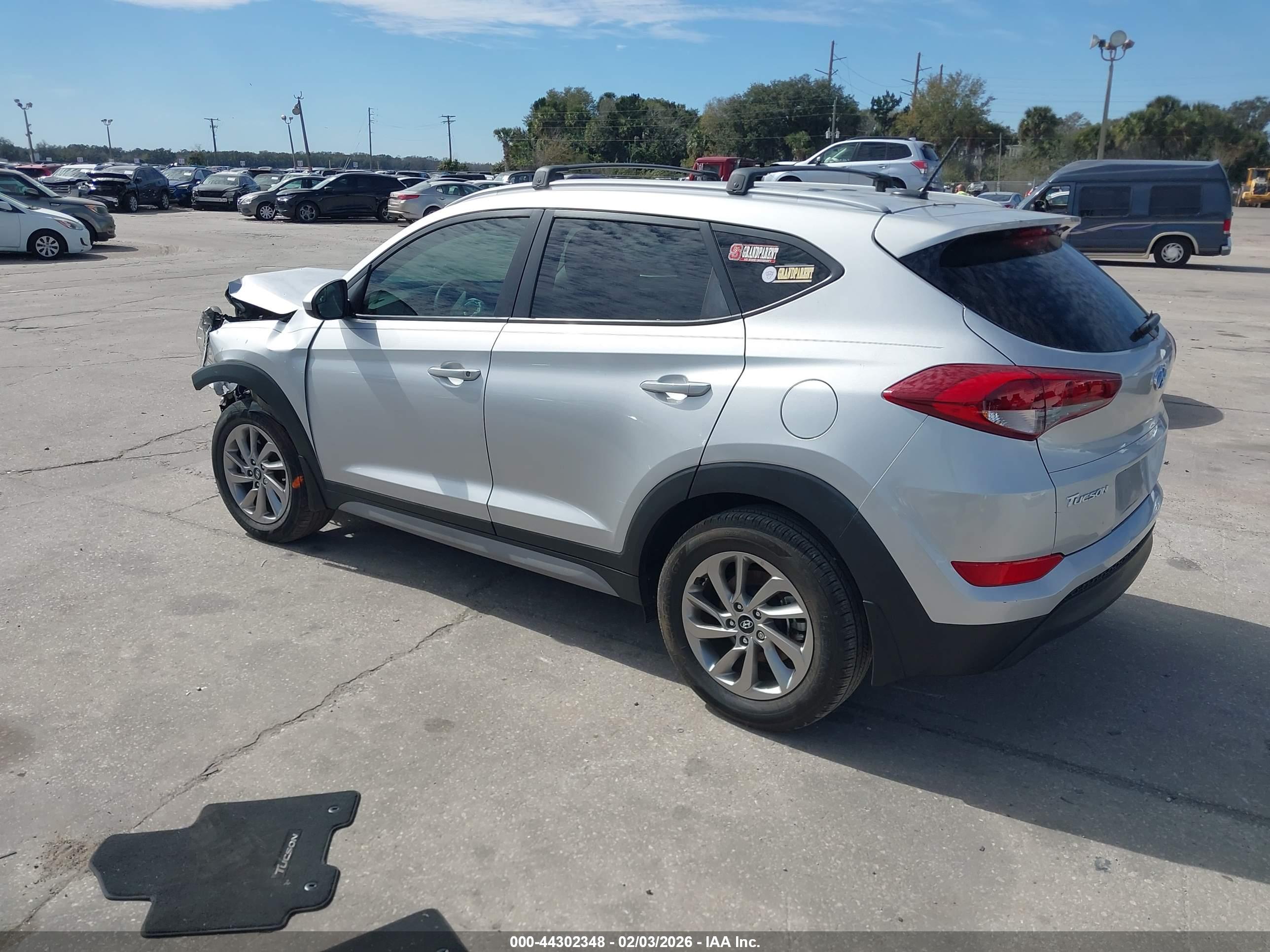 HYUNDAI TUCSON image 3