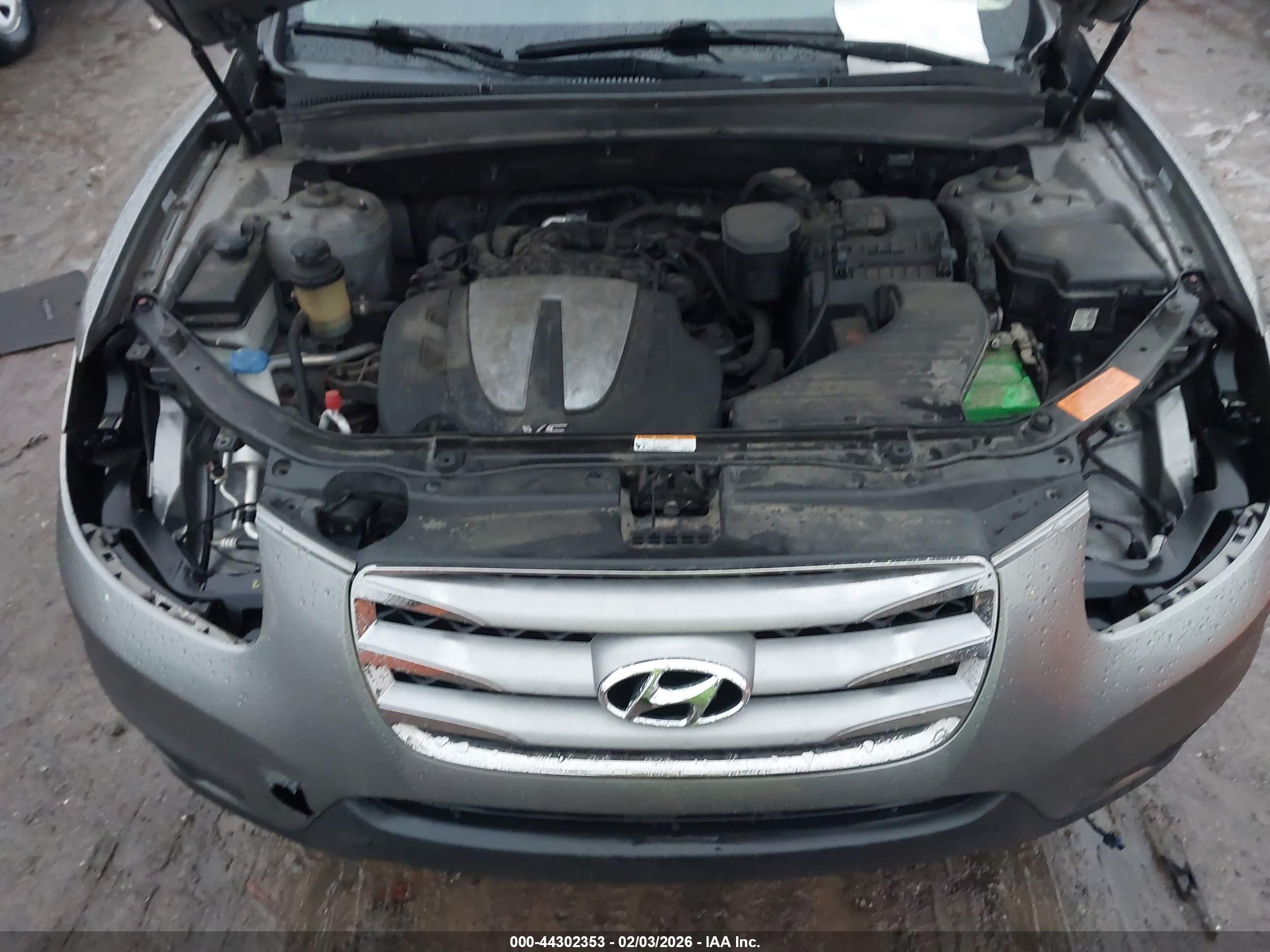 HYUNDAI SANTA image 10