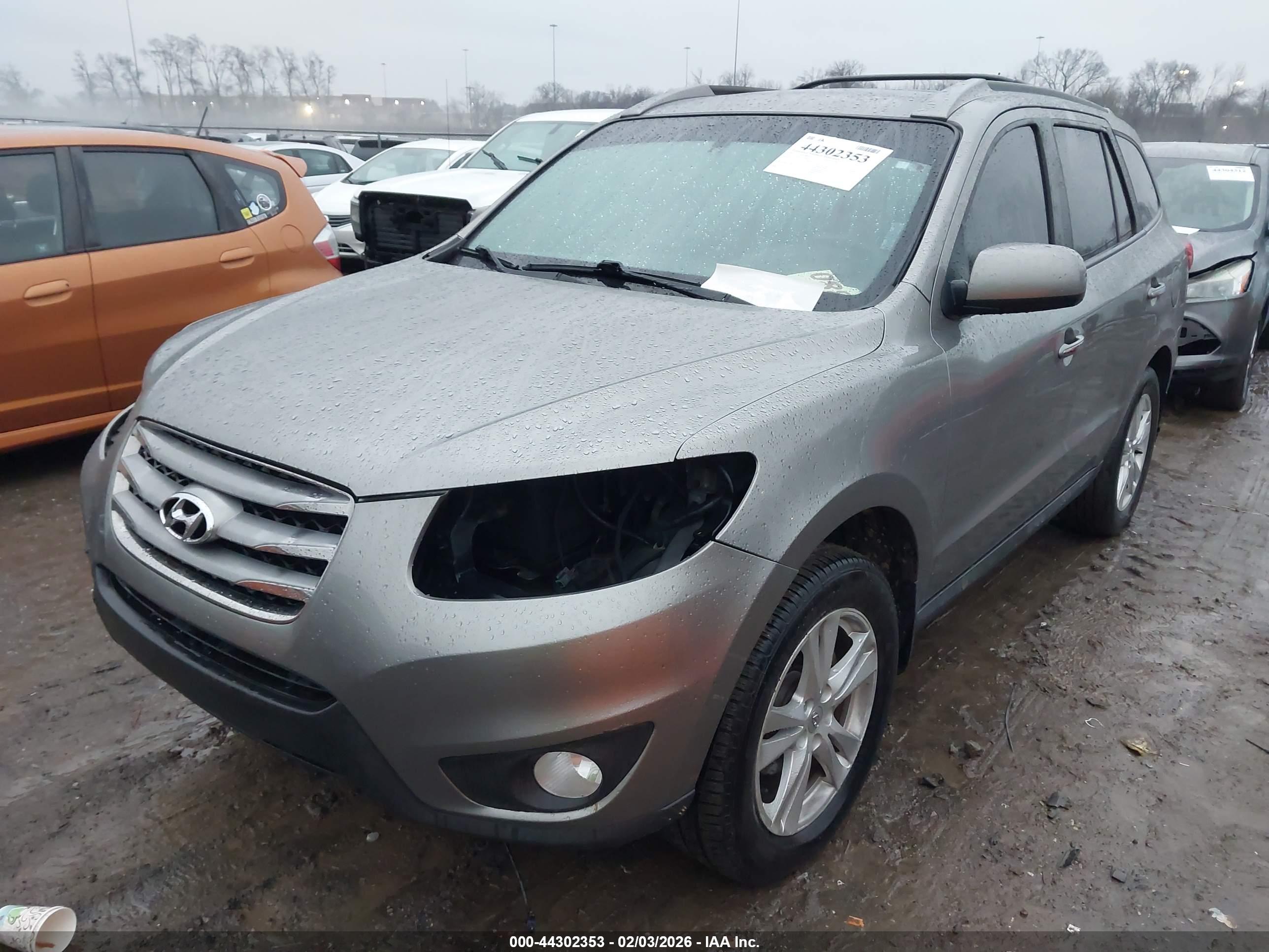 HYUNDAI SANTA image 2