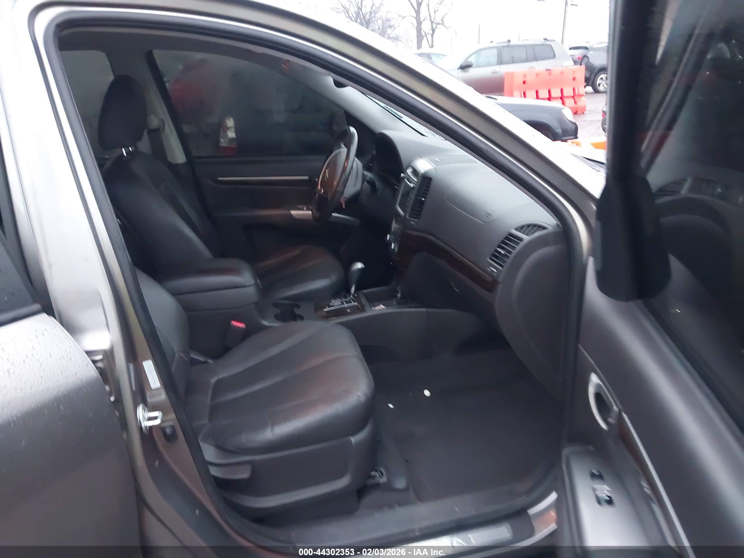 HYUNDAI SANTA image 5