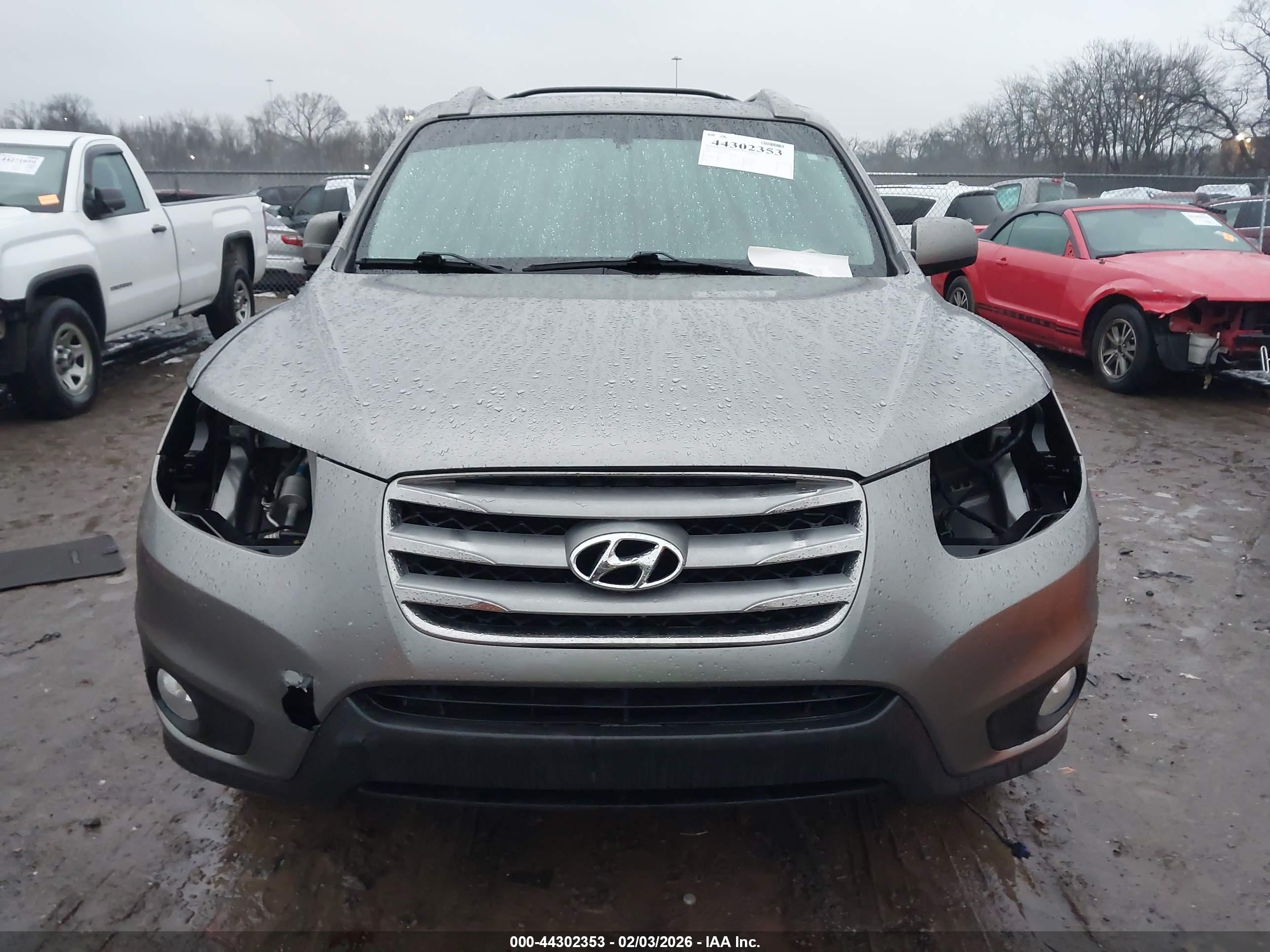 HYUNDAI SANTA image 6