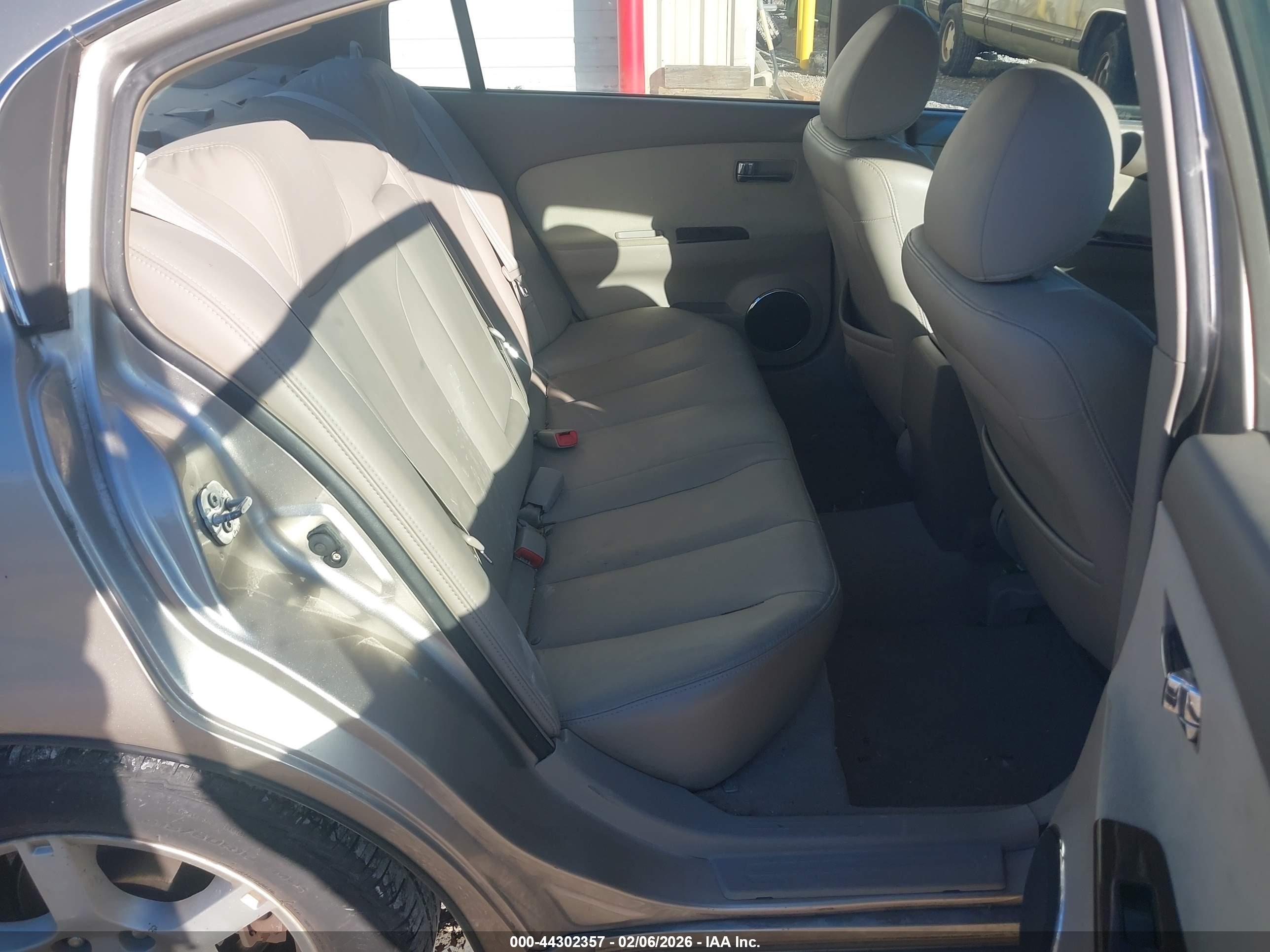 NISSAN ALTIMA image 8