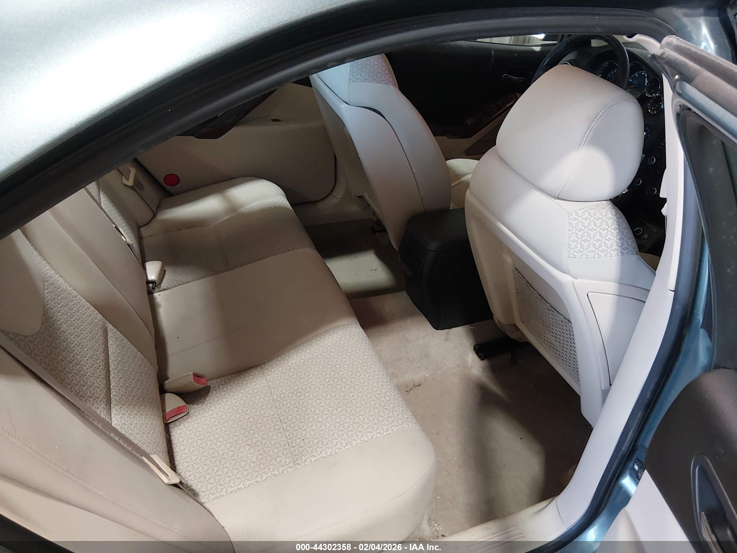 PONTIAC G6 image 8