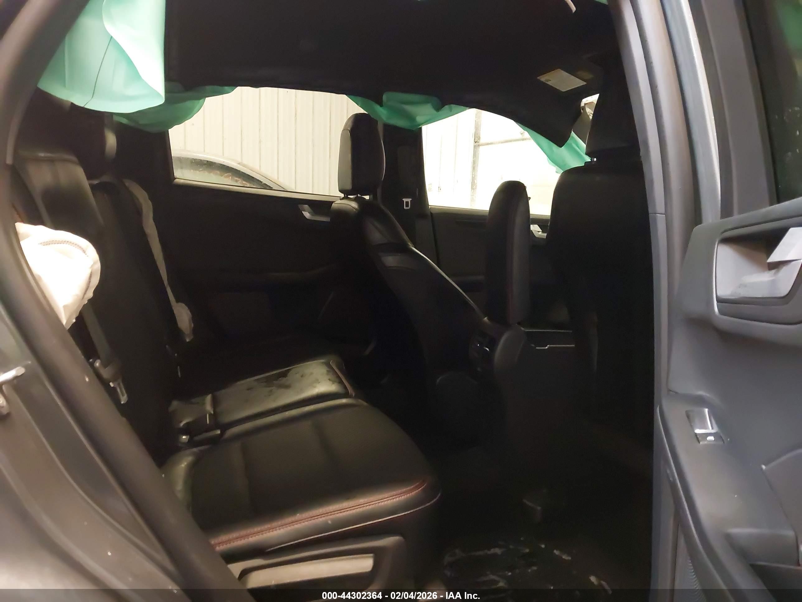 FORD ESCAPE image 8