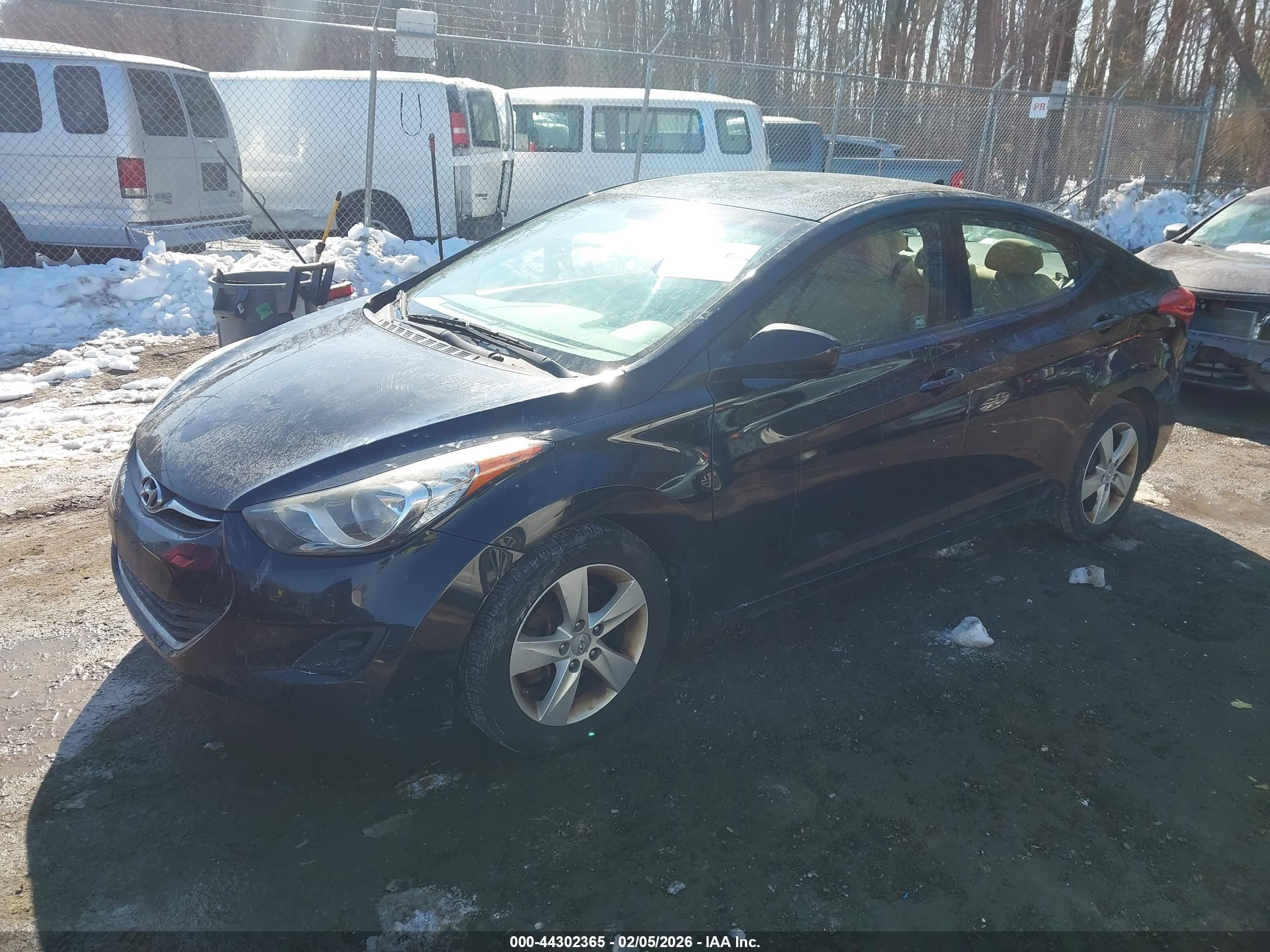 HYUNDAI ELANTRA image 2