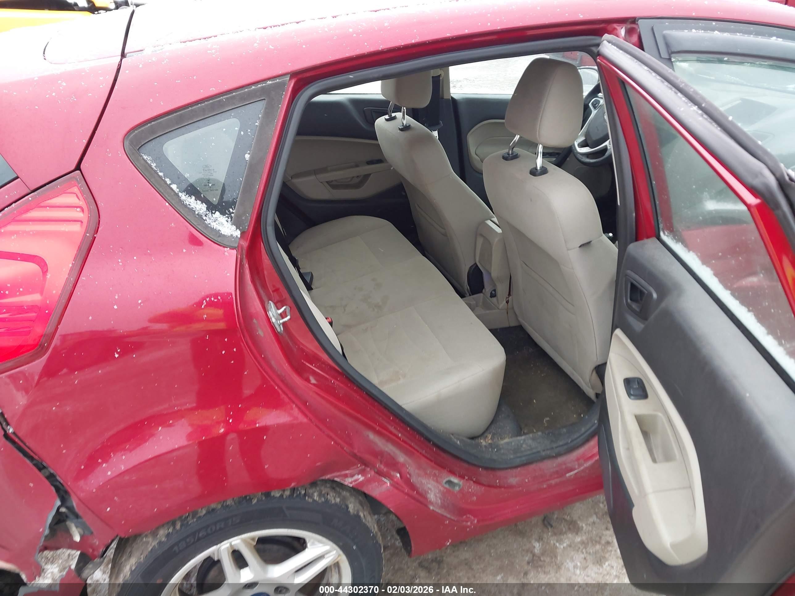FORD FIESTA image 8