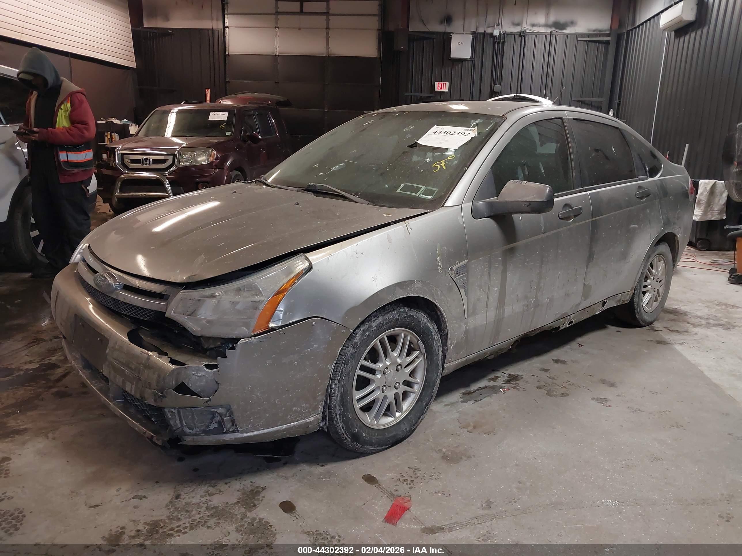 FORD FOCUS image 2