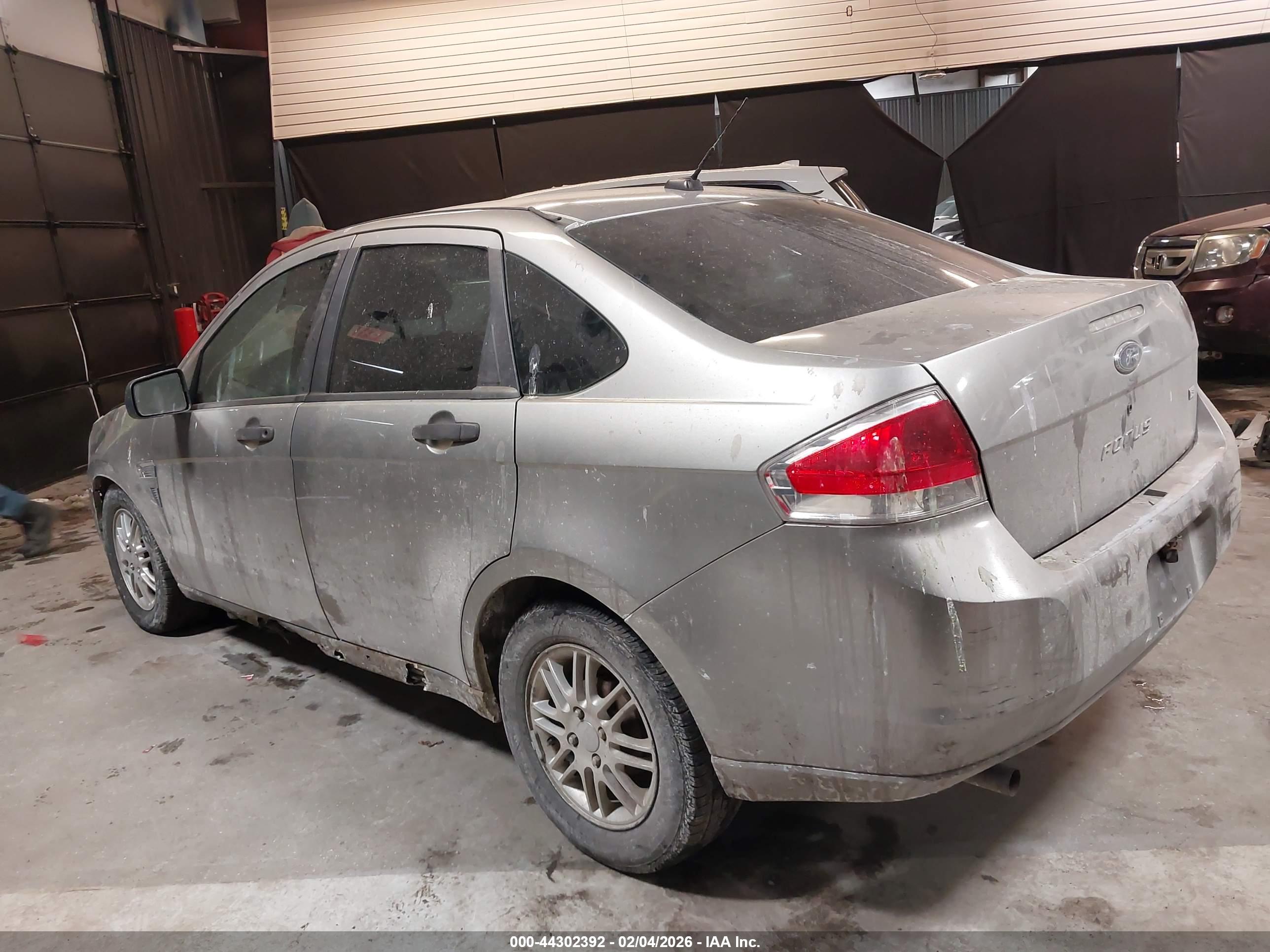 FORD FOCUS image 3