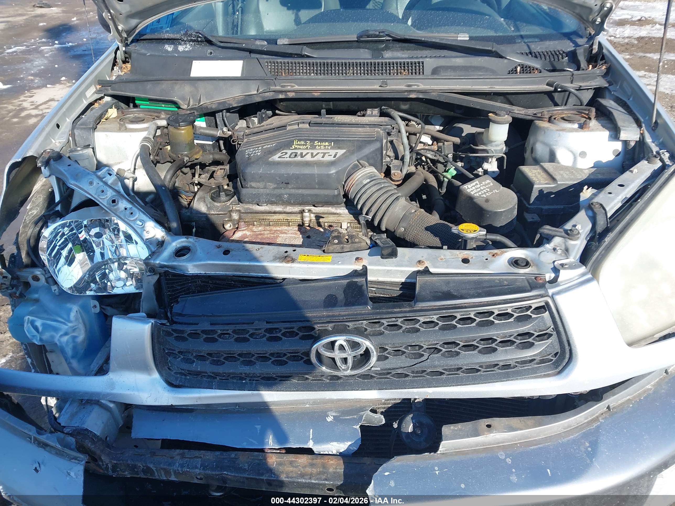 TOYOTA RAV4 image 10