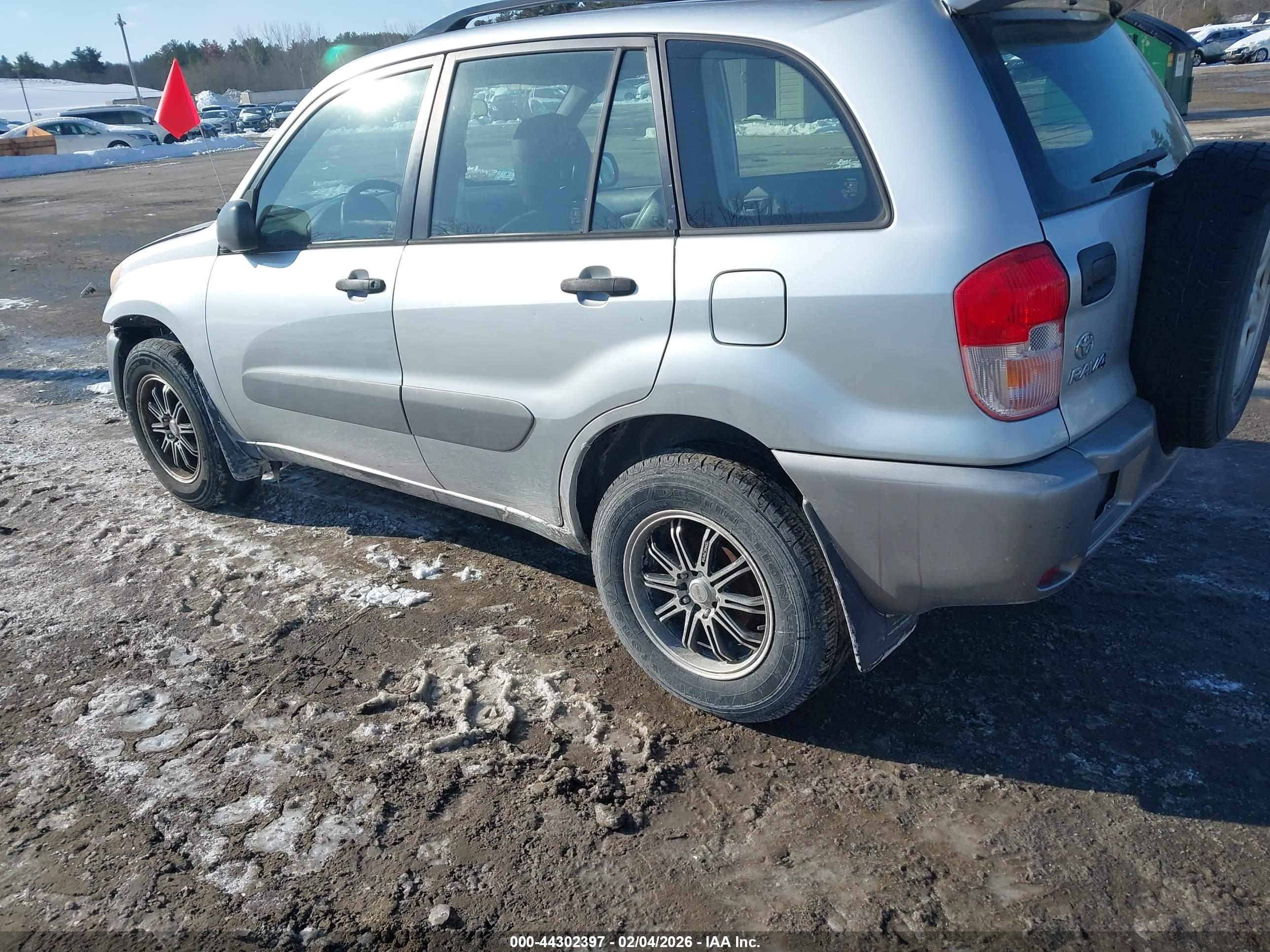 TOYOTA RAV4 image 3