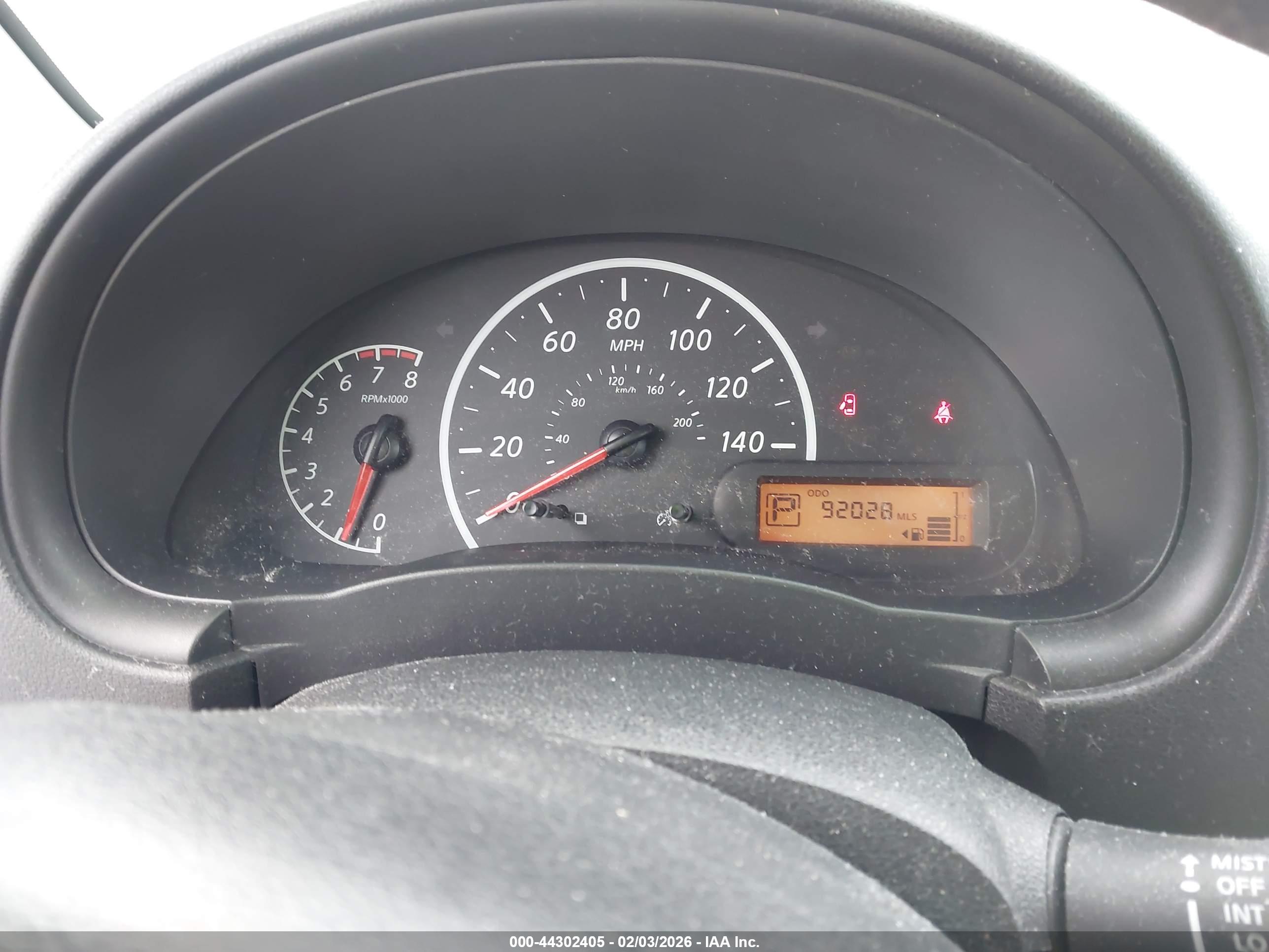 NISSAN VERSA image 7
