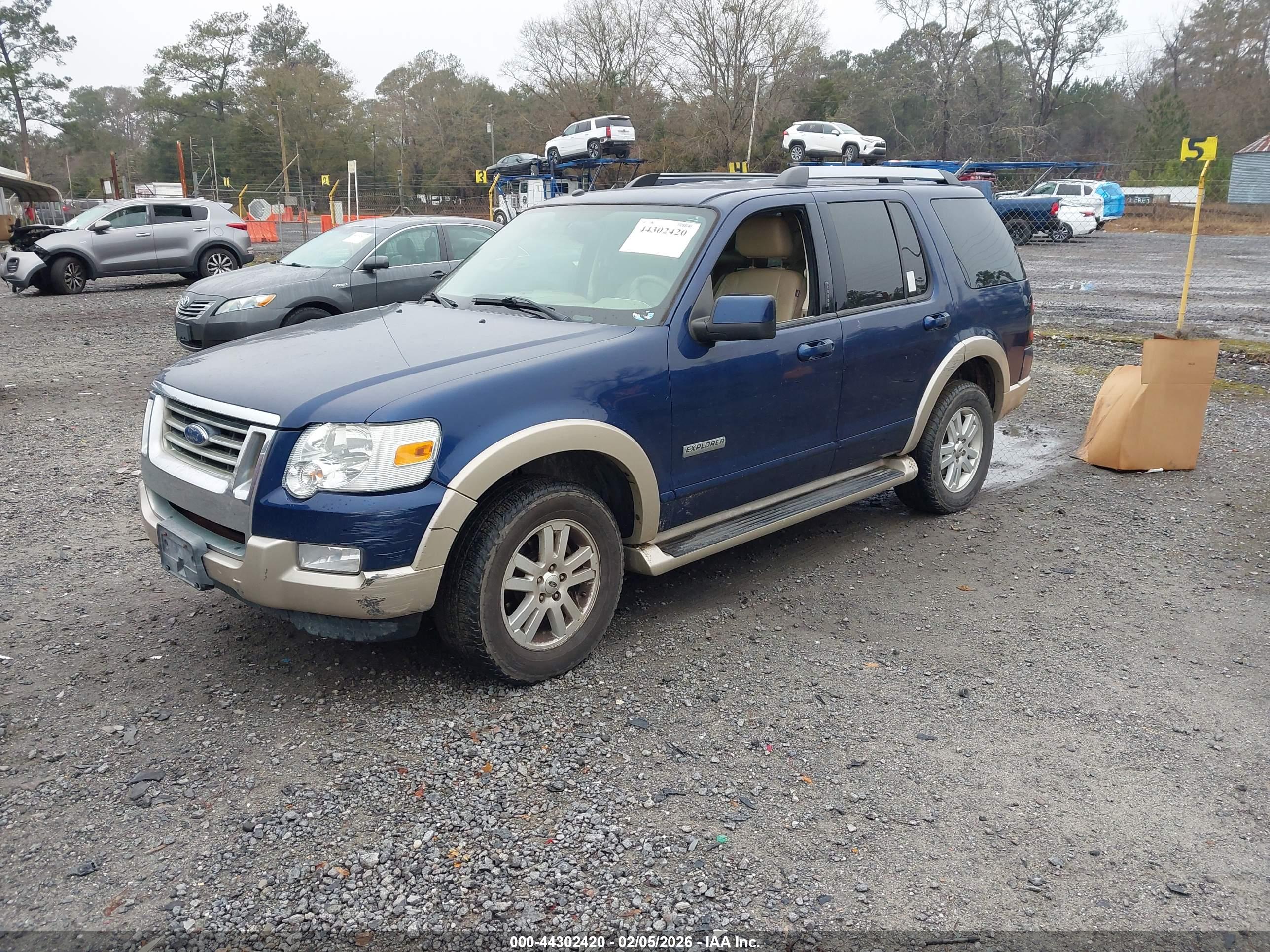 FORD EXPLORER image 2