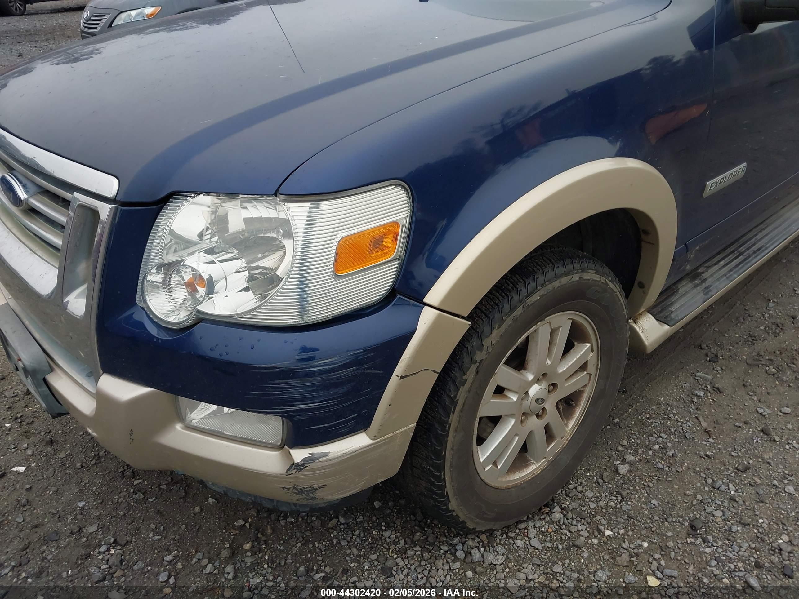 FORD EXPLORER image 6